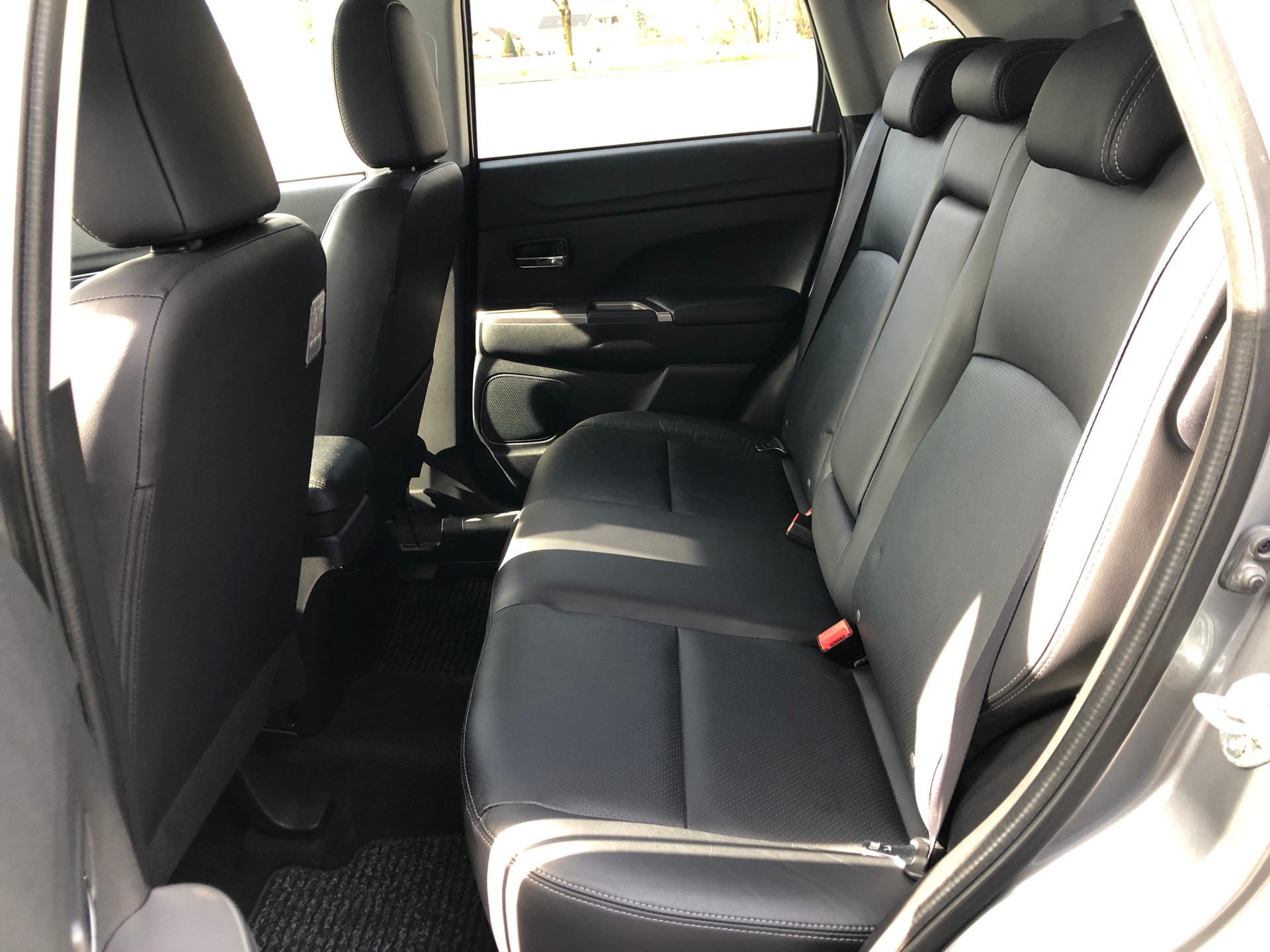 MITSUBISHI ASX 2.0 Diamond 4WD Automat-image-5