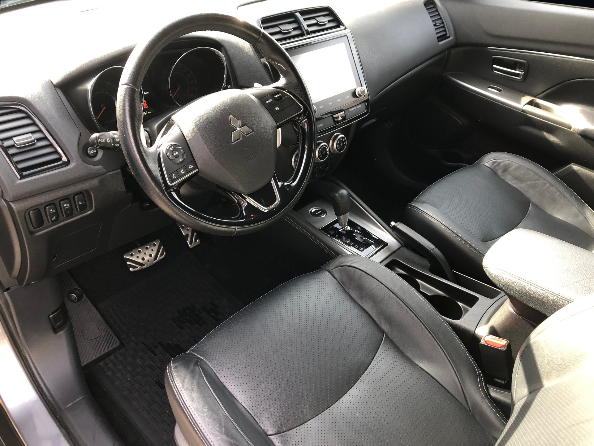 MITSUBISHI ASX 2.0 Diamond 4WD Automat-image-4