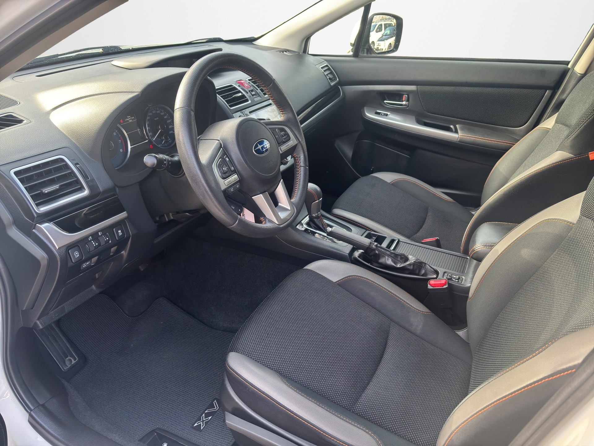 SUBARU XV 2.0 Swiss Two AWD CVT-image-8