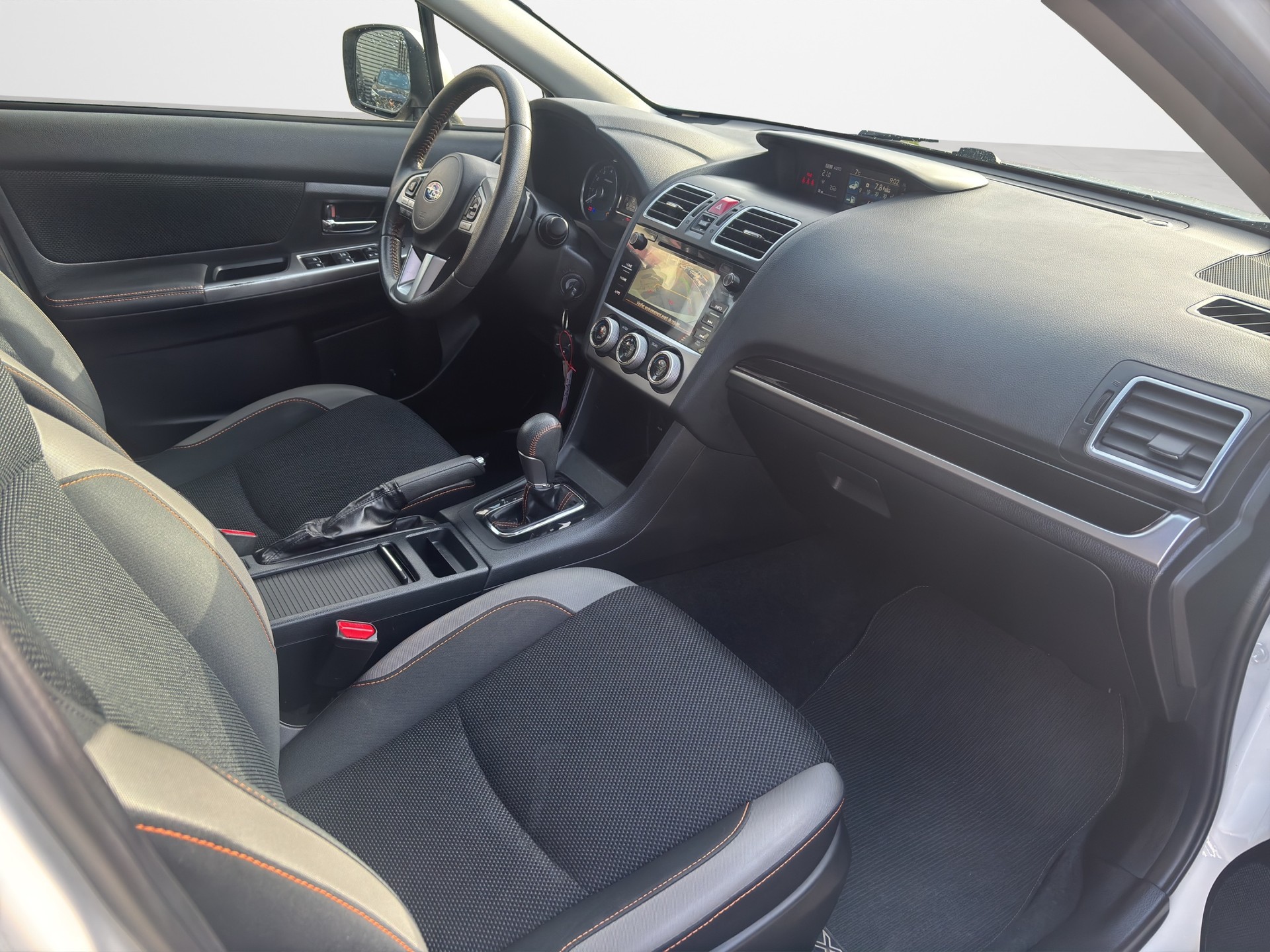 SUBARU XV 2.0 Swiss Two AWD CVT-image-13