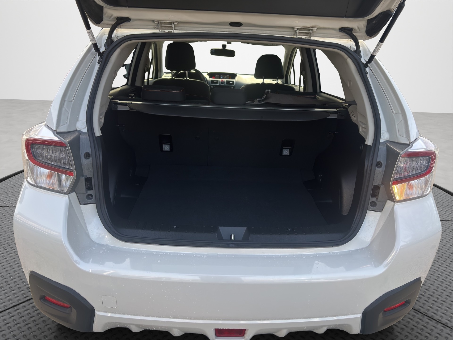 SUBARU XV 2.0 Swiss Two AWD CVT-image-14