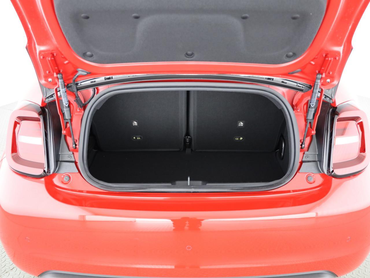 FIAT 500 Abarth Cabrio 500e-image-2