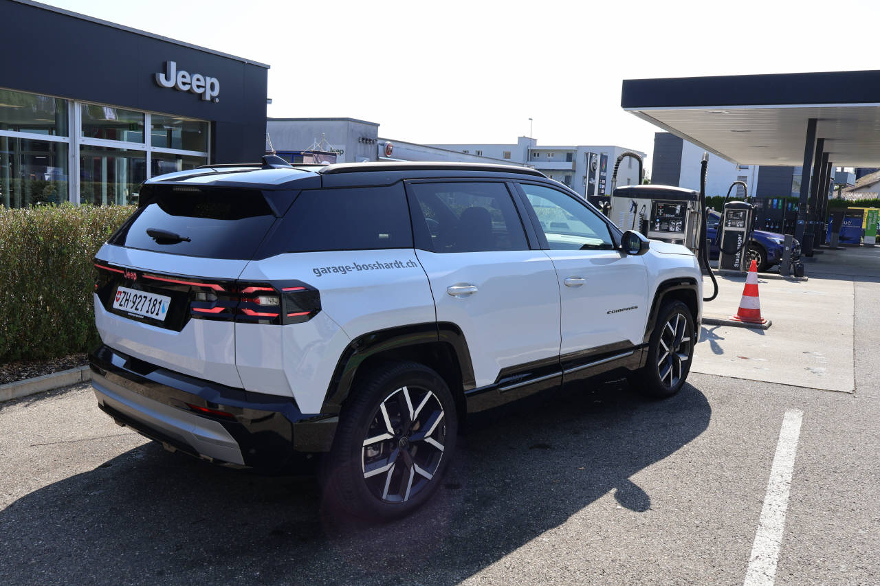 JEEP Compass First Edition-image-2