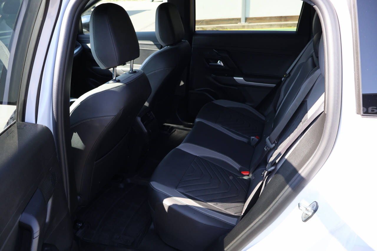 JEEP Compass First Edition-image-14