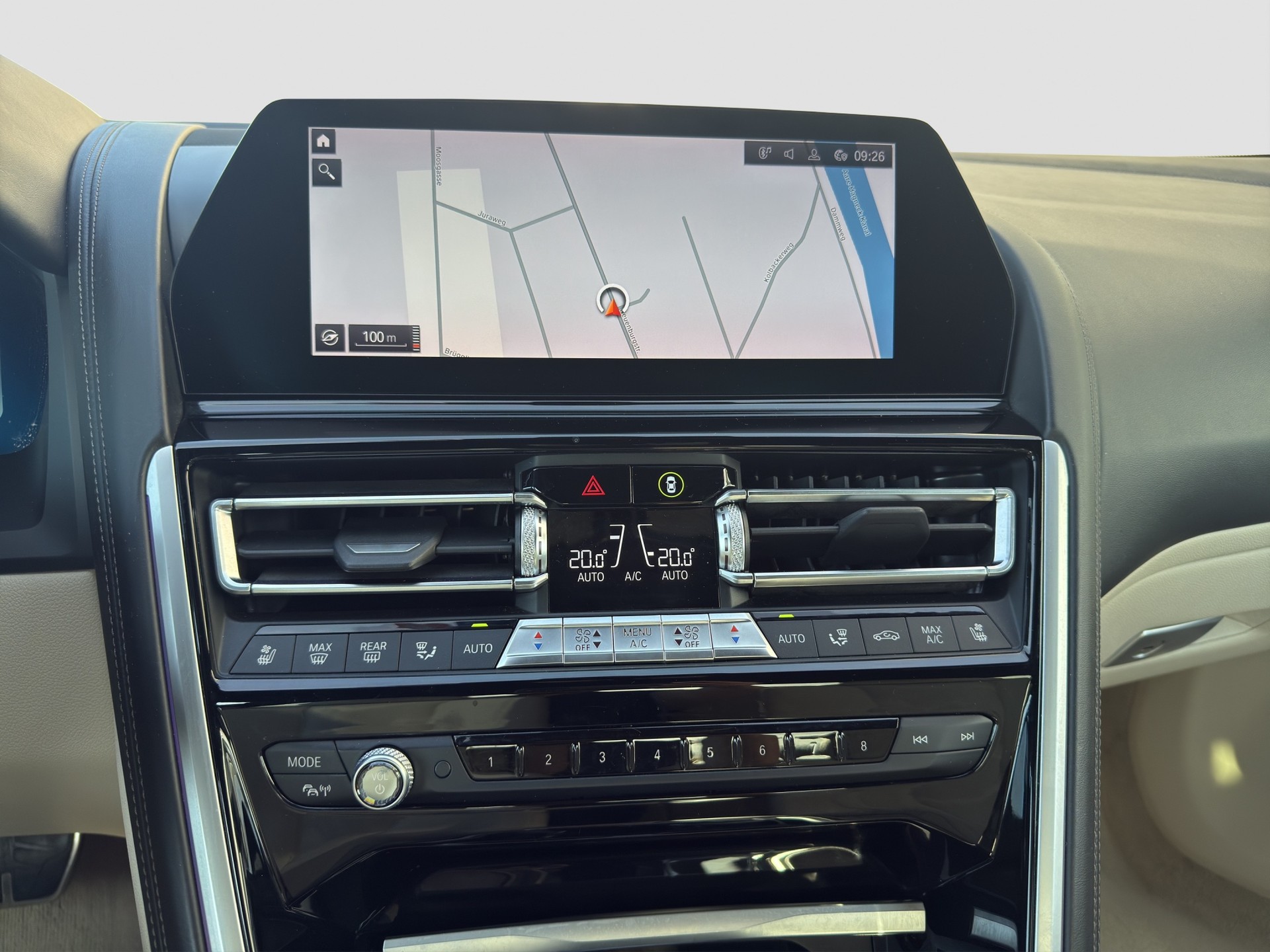 BMW M850i xDrive Steptronic-image-13