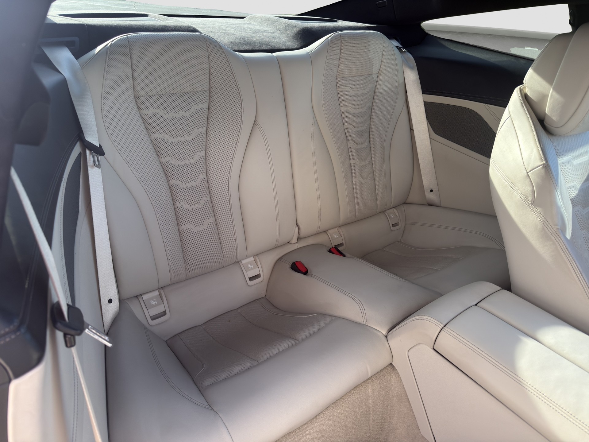 BMW M850i xDrive Steptronic-image-16