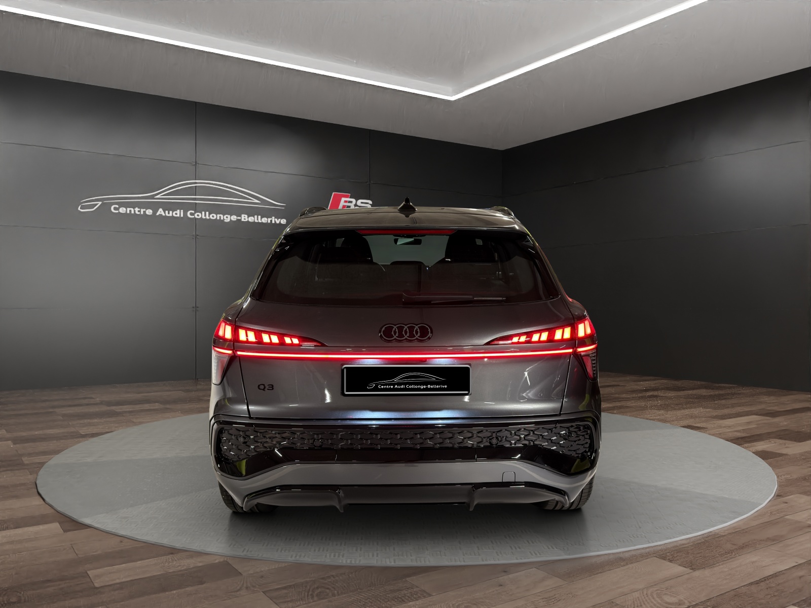 AUDI Q3 SUV 110 kW TFSI S tronic-image-4