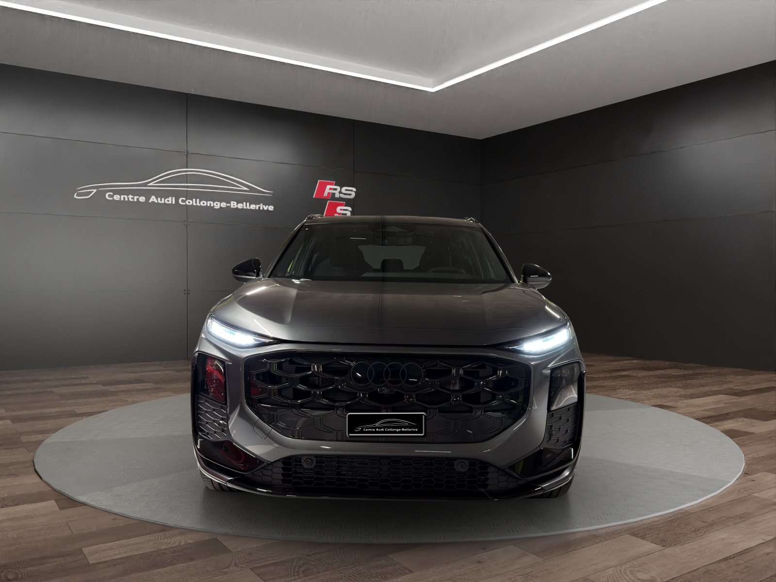 AUDI Q3 SUV 110 kW TFSI S tronic-image-1