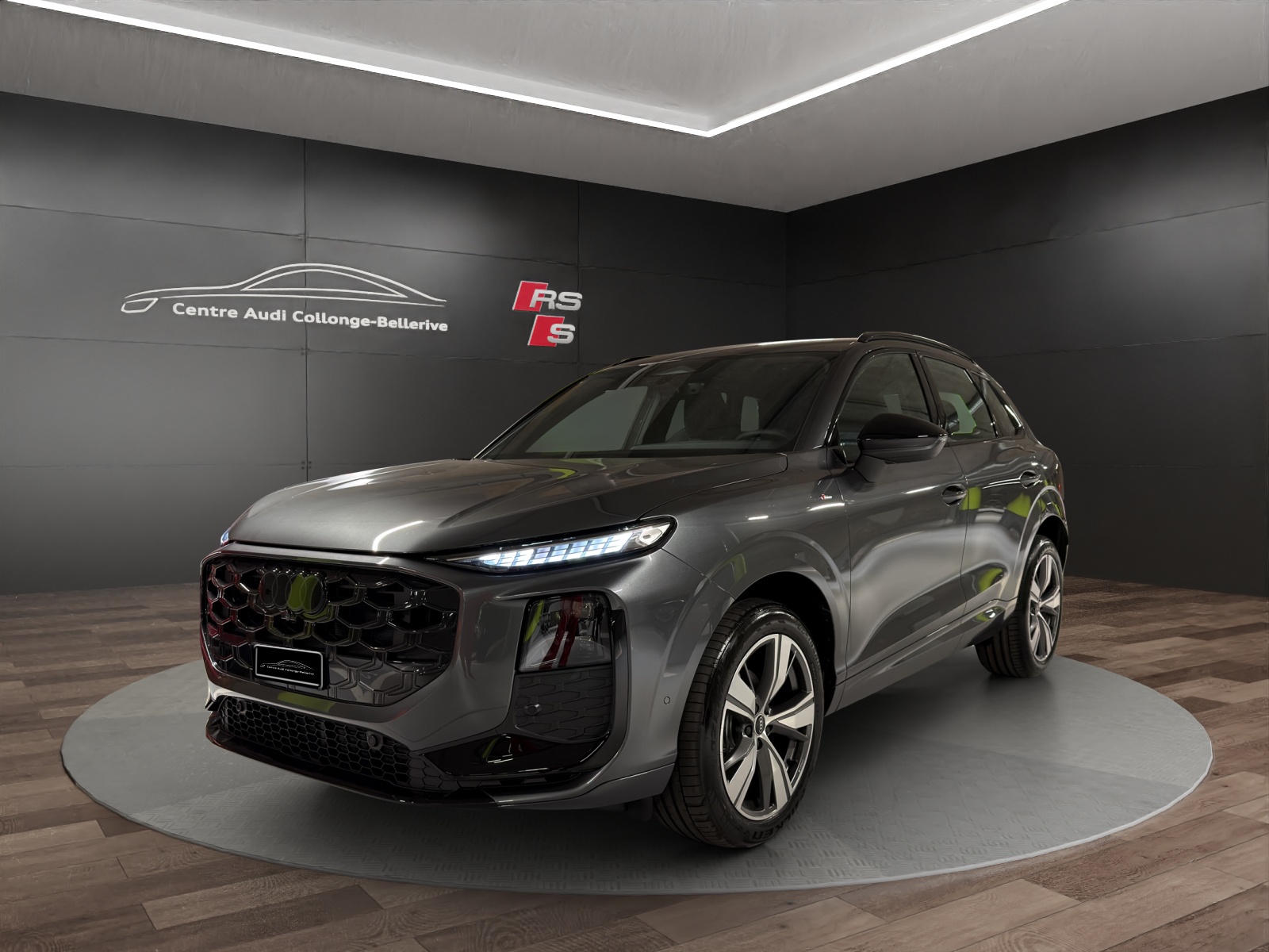 AUDI Q3 SUV 110 kW TFSI S tronic-image-0