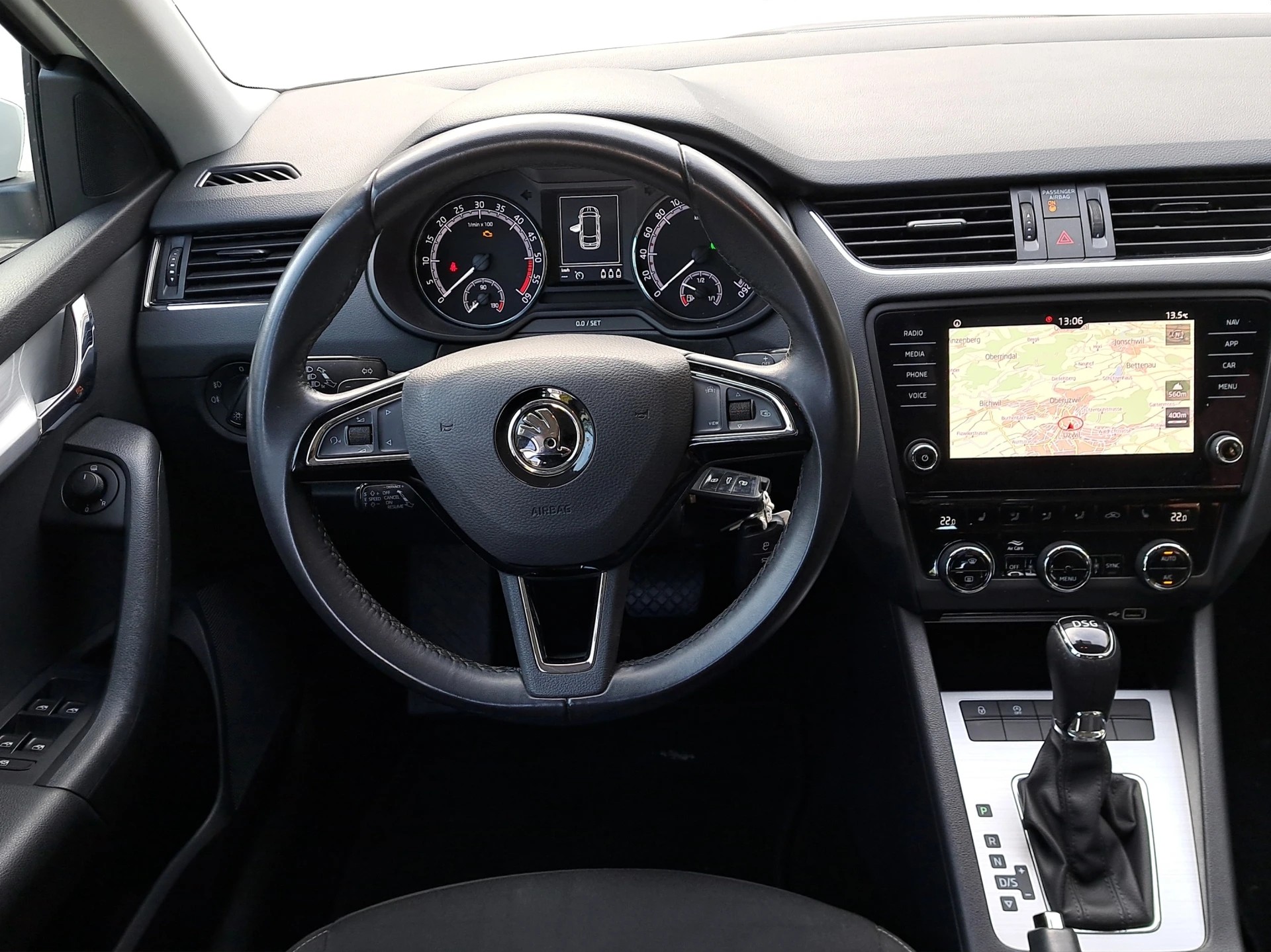 SKODA Octavia Combi 2.0 TDI Ambition DSG *AHK*-image-8