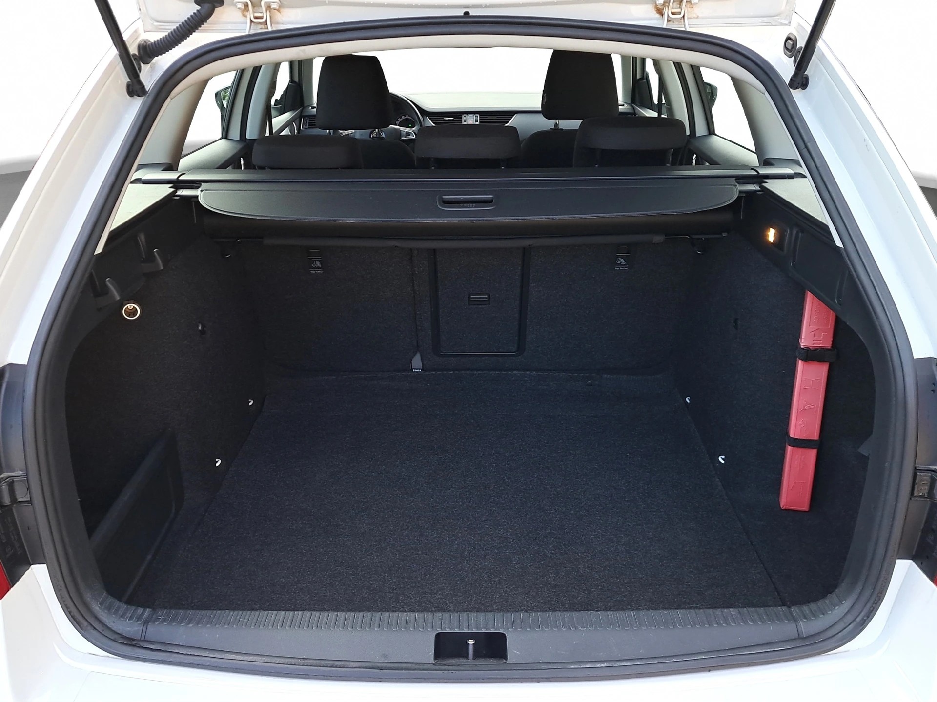 SKODA Octavia Combi 2.0 TDI Ambition DSG *AHK*-image-11