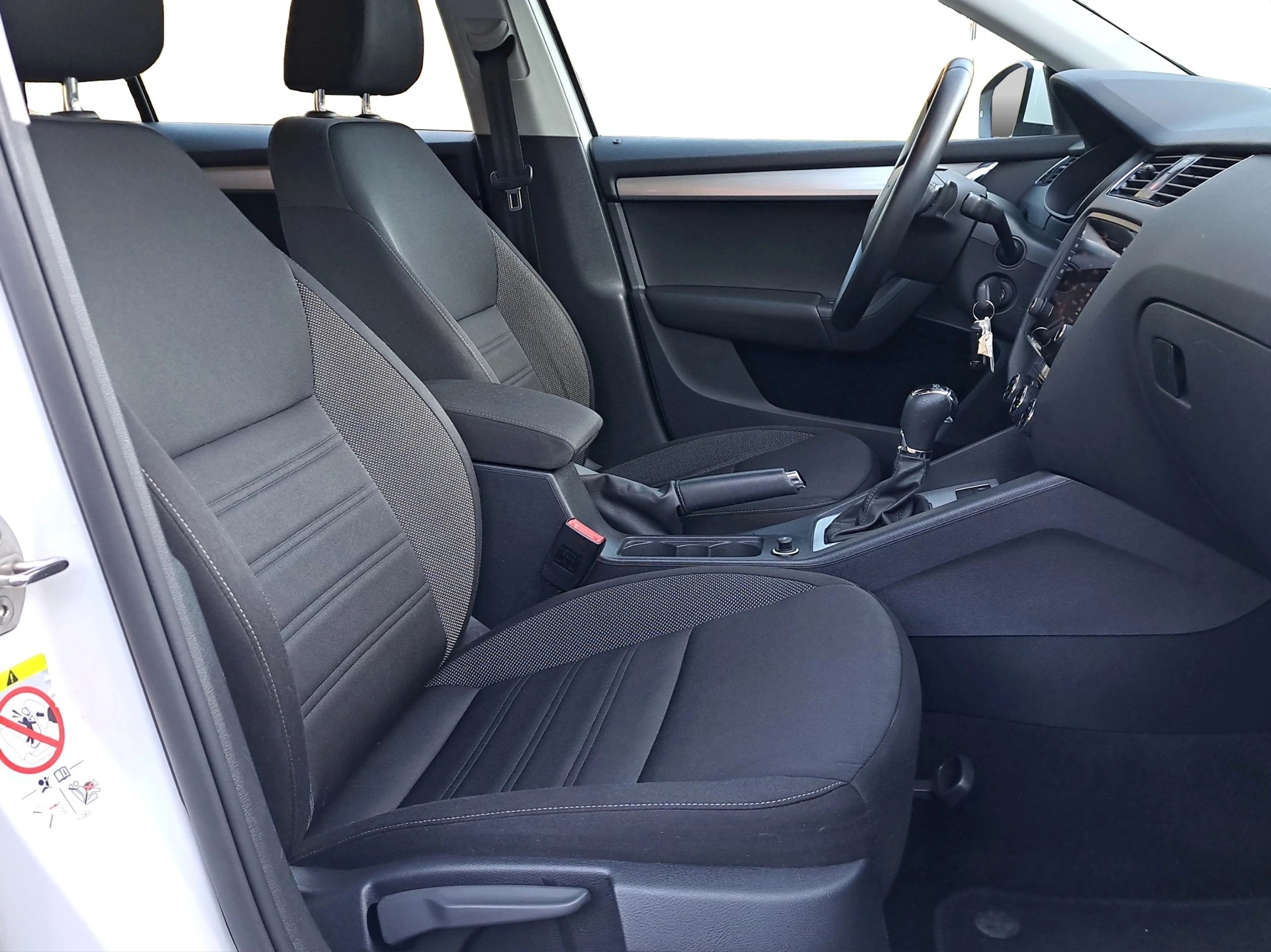 SKODA Octavia Combi 2.0 TDI Ambition DSG *AHK*-image-10