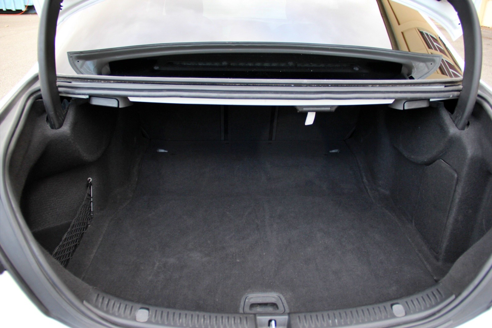 MERCEDES-BENZ E 220 d AMG Line 4Matic 9G-Tronic-image-15