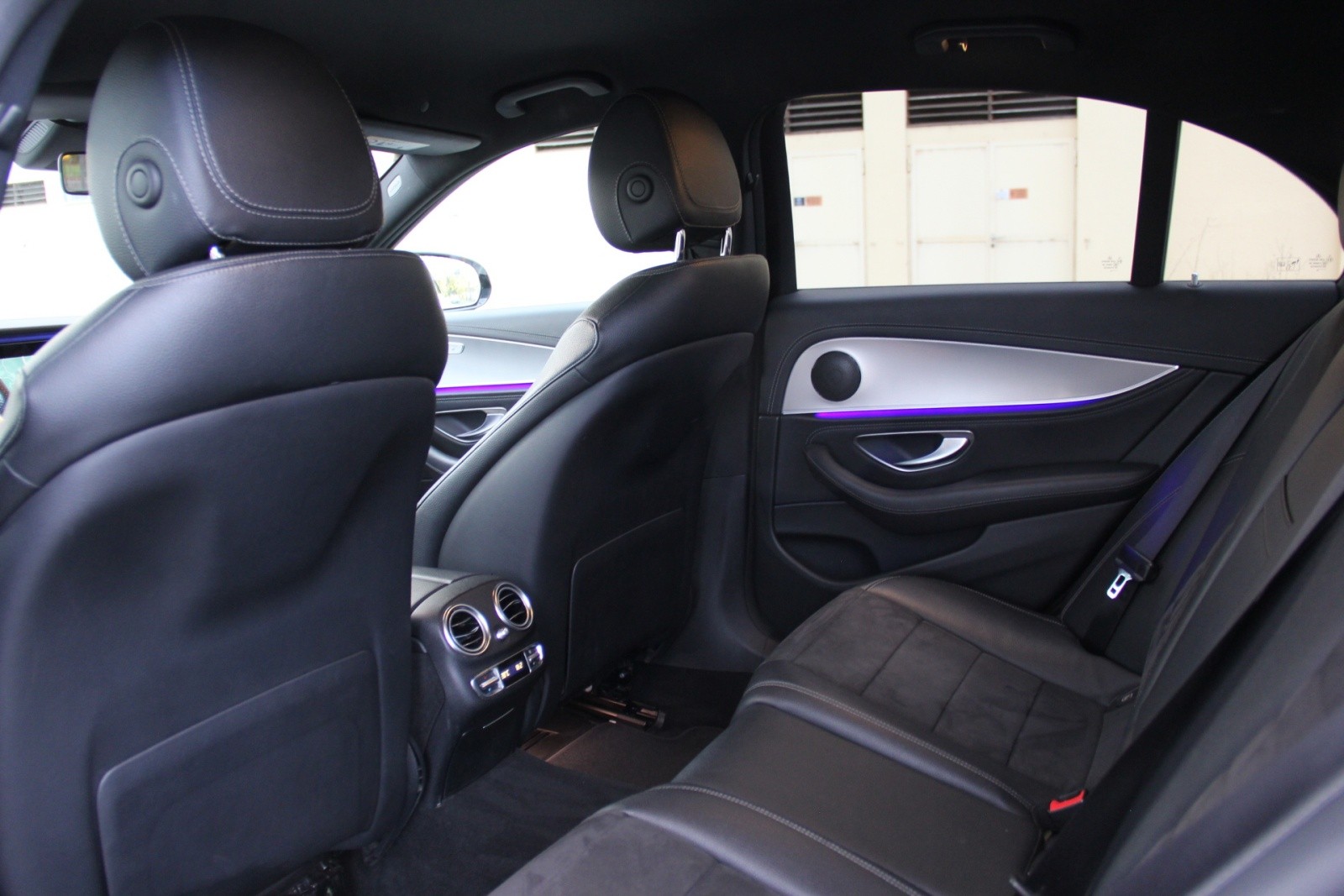 MERCEDES-BENZ E 220 d AMG Line 4Matic 9G-Tronic-image-9