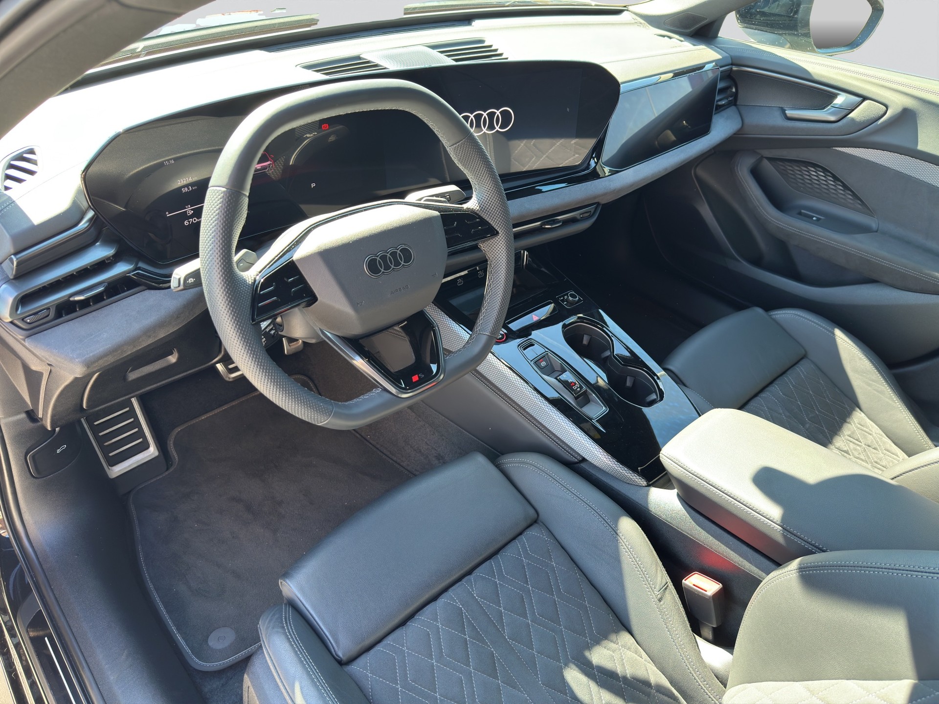 AUDI A5 Limousine TFSI quattro edition one S tronic-image-6