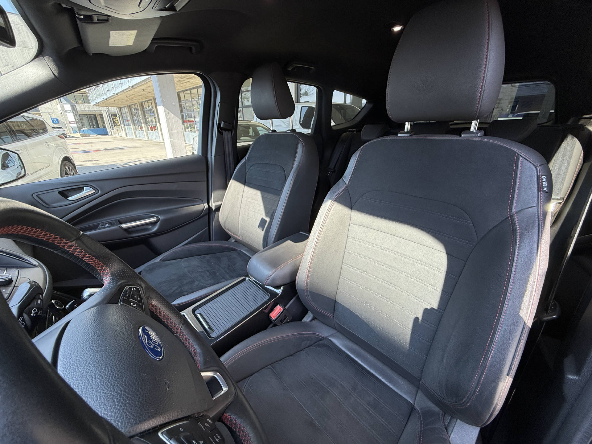 FORD Kuga 2.0 TDCi 150 ST-Line FPS-image-8