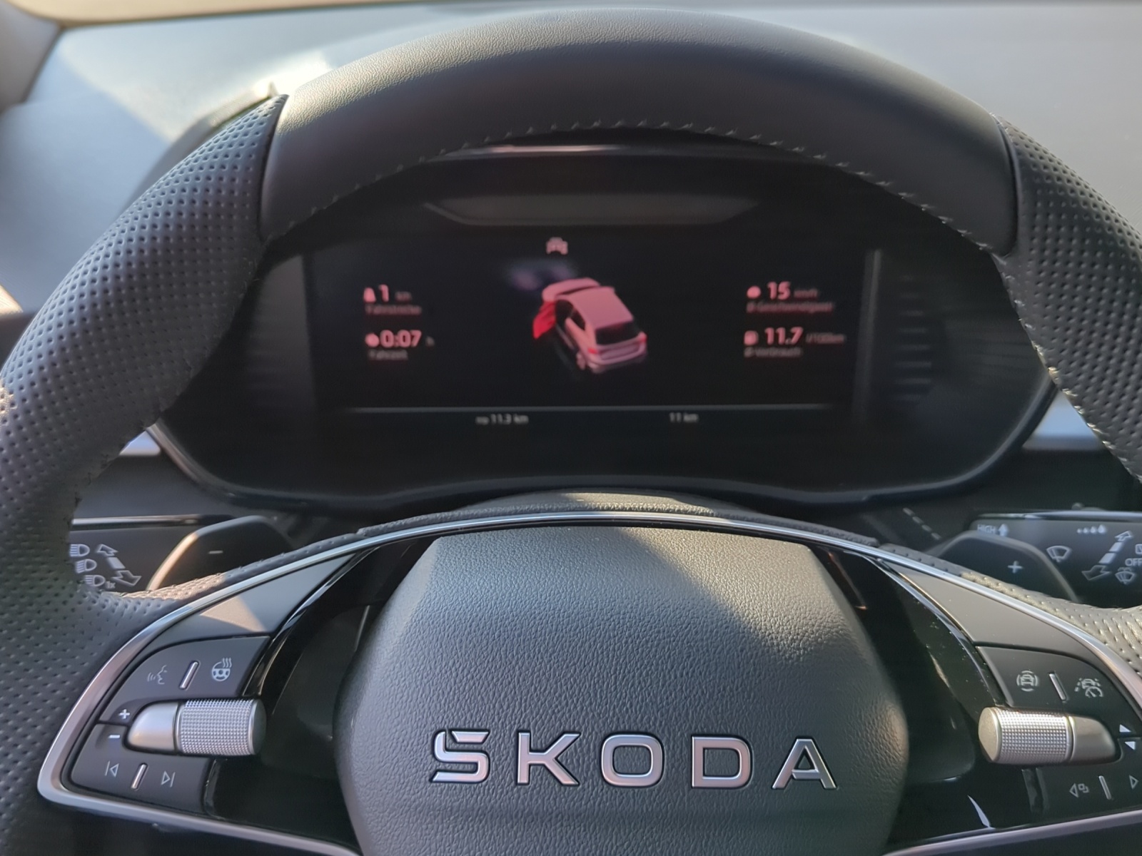 SKODA Fabia 1.5 TSI Dynamic DSG-image-6