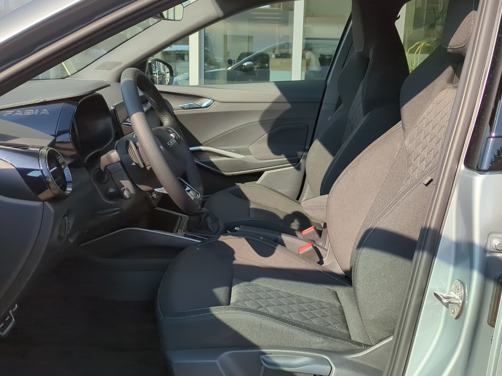 SKODA Fabia 1.5 TSI Dynamic DSG-image-5