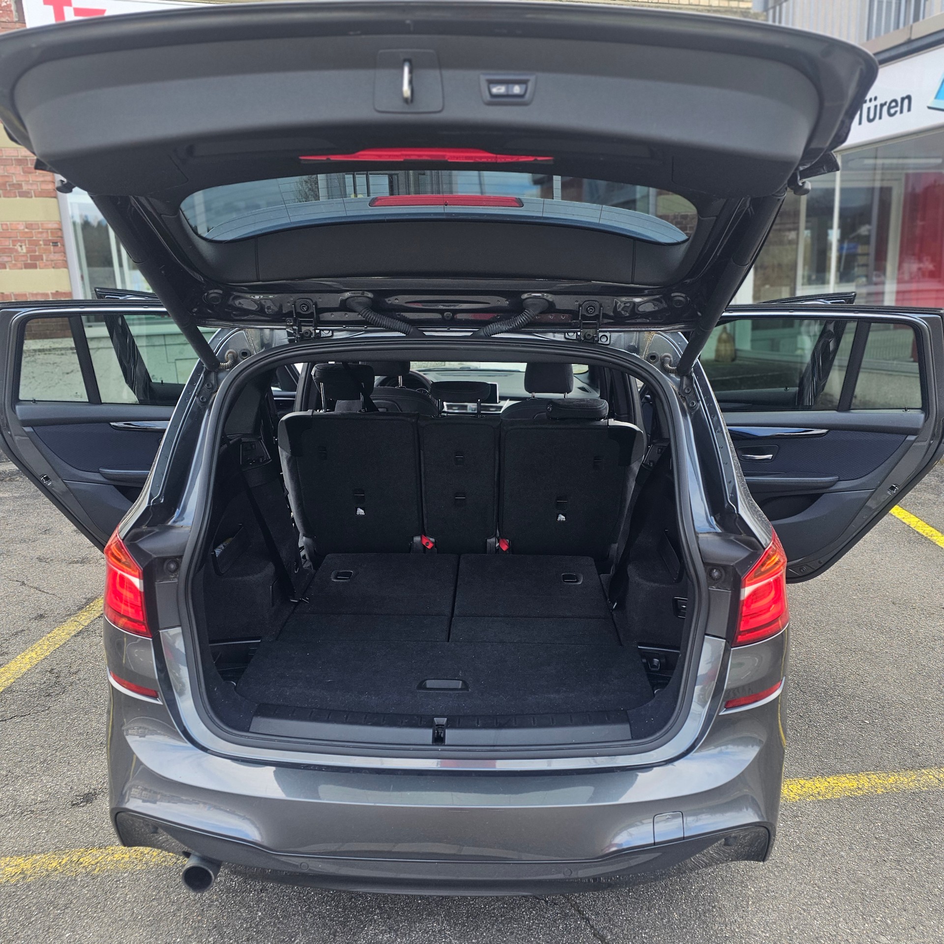 BMW 218d xDrive Gran Tourer M Sport-image-16