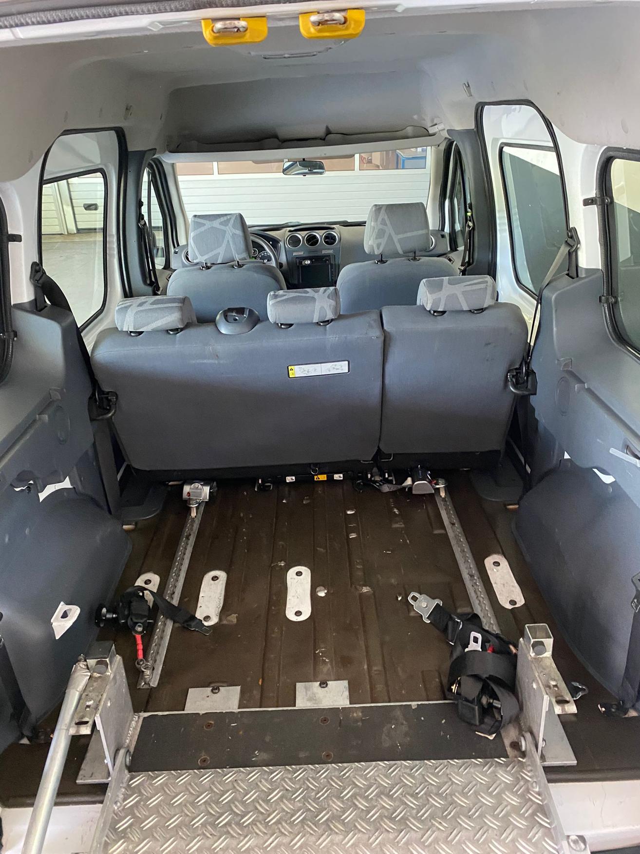 FORD TOURNEO Connect Kombi L "Rollstuhlgängig" 1.8 TDCi 90 Trend-image-7