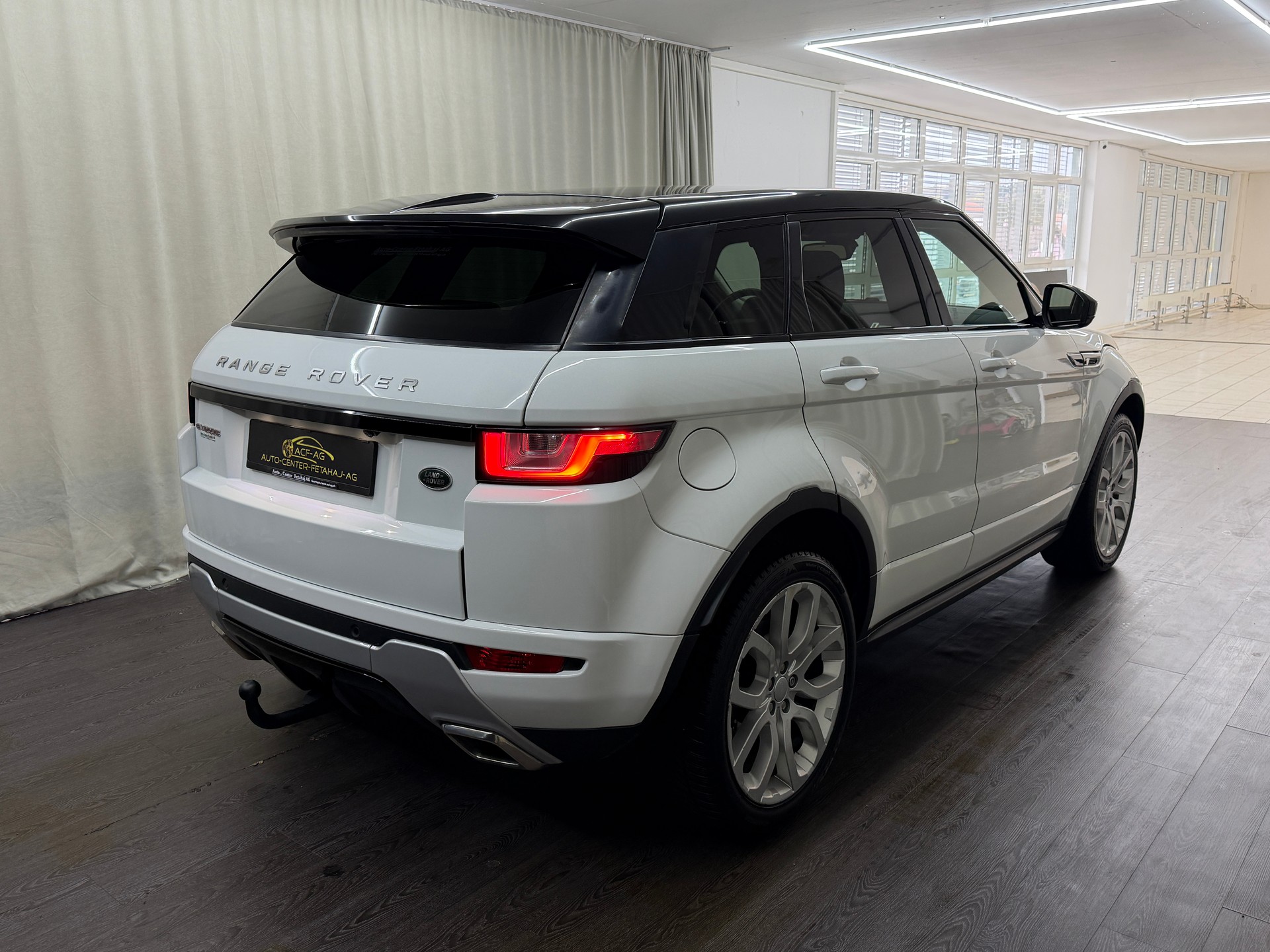 LAND ROVER Range Rover Evoque 2.0 TD4 HSE Dynamic AT9-image-5