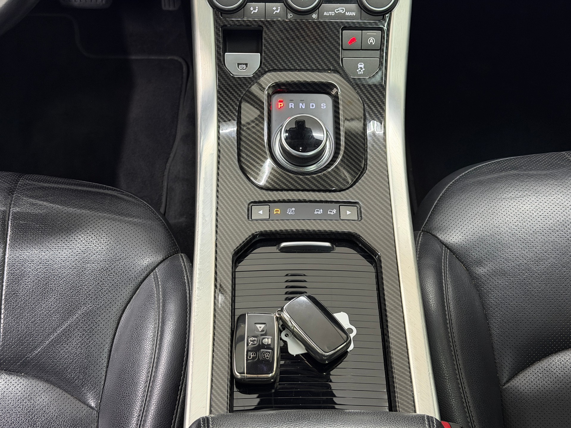 LAND ROVER Range Rover Evoque 2.0 TD4 HSE Dynamic AT9-image-14