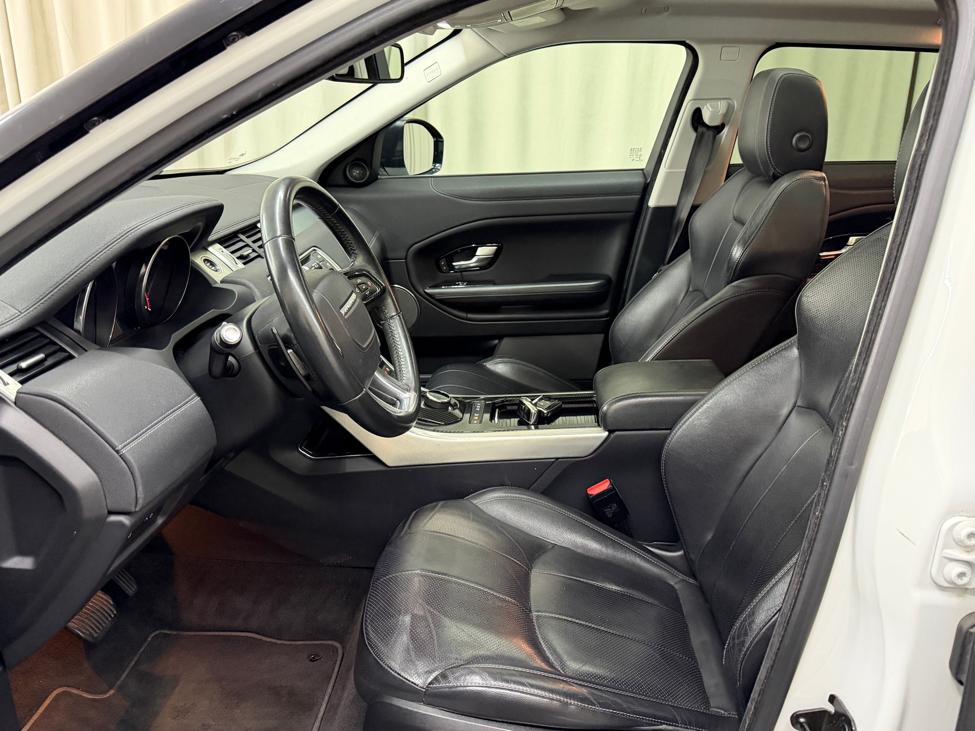 LAND ROVER Range Rover Evoque 2.0 TD4 HSE Dynamic AT9-image-6