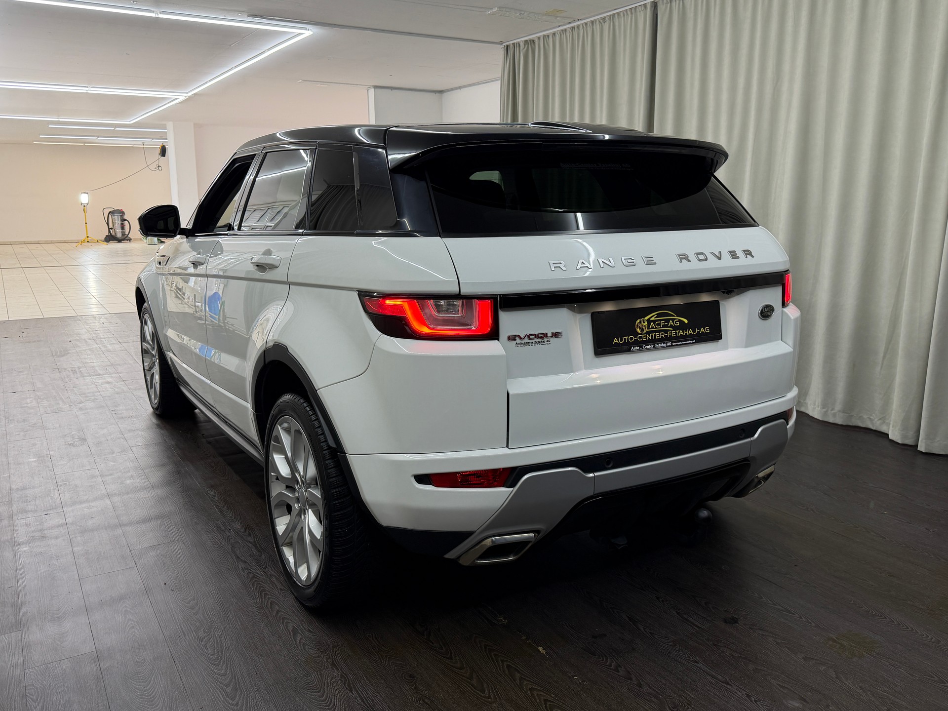LAND ROVER Range Rover Evoque 2.0 TD4 HSE Dynamic AT9-image-3