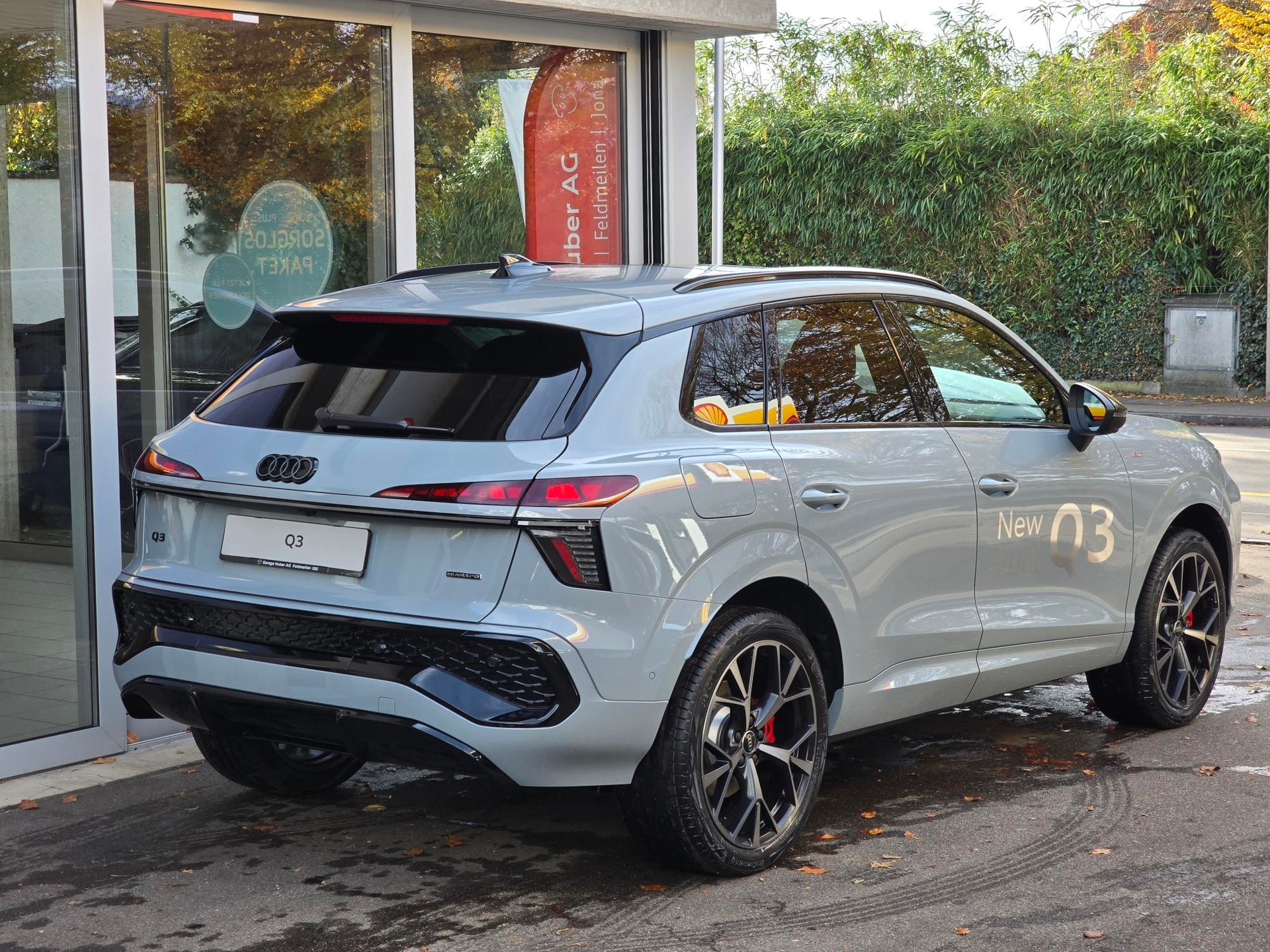 AUDI Q3 SUV TFSI quattro 195 kW S tronic-image-2