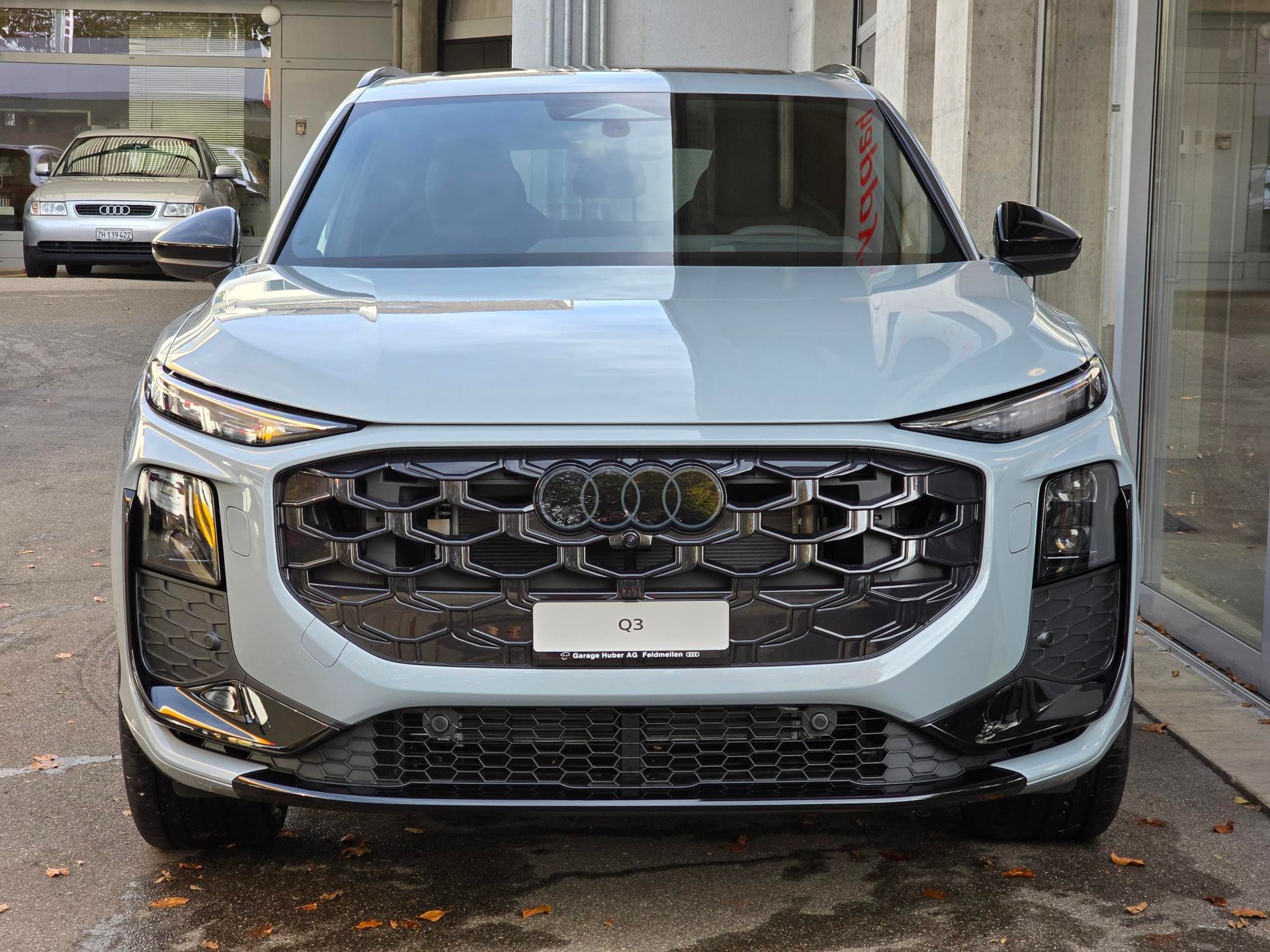 AUDI Q3 SUV TFSI quattro 195 kW S tronic-image-3