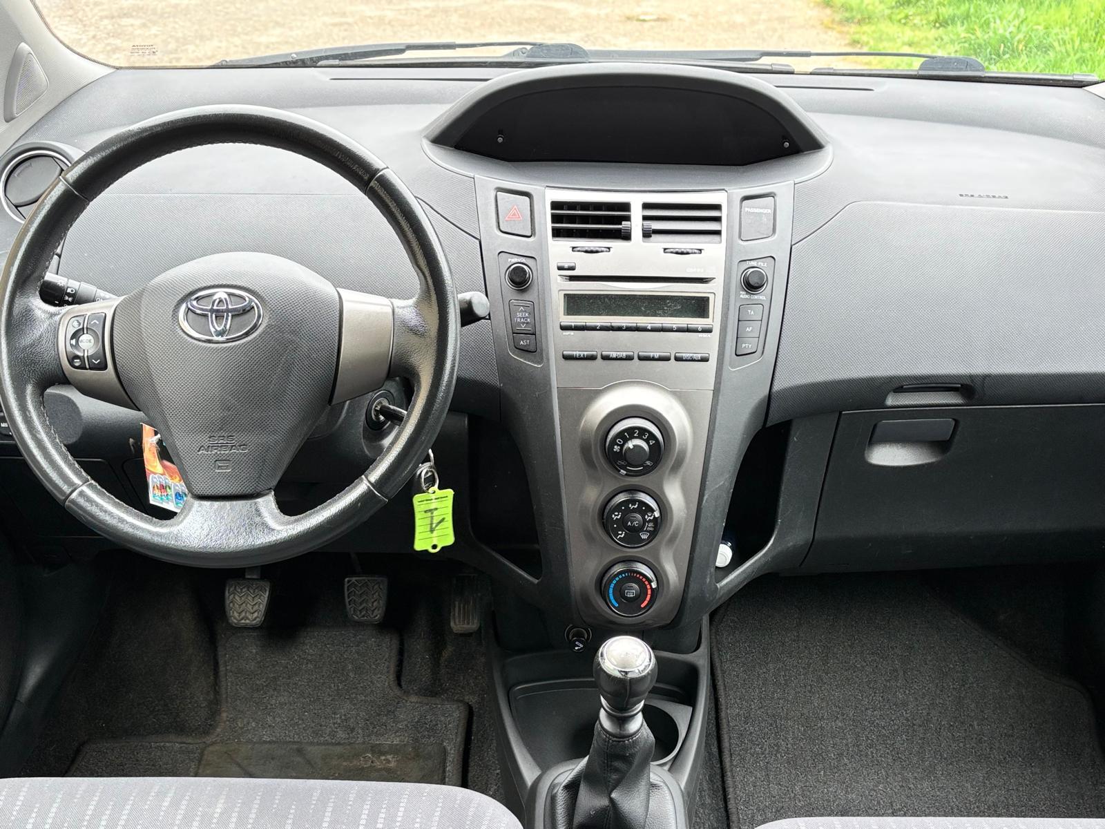 TOYOTA Yaris 1.33 S-image-7