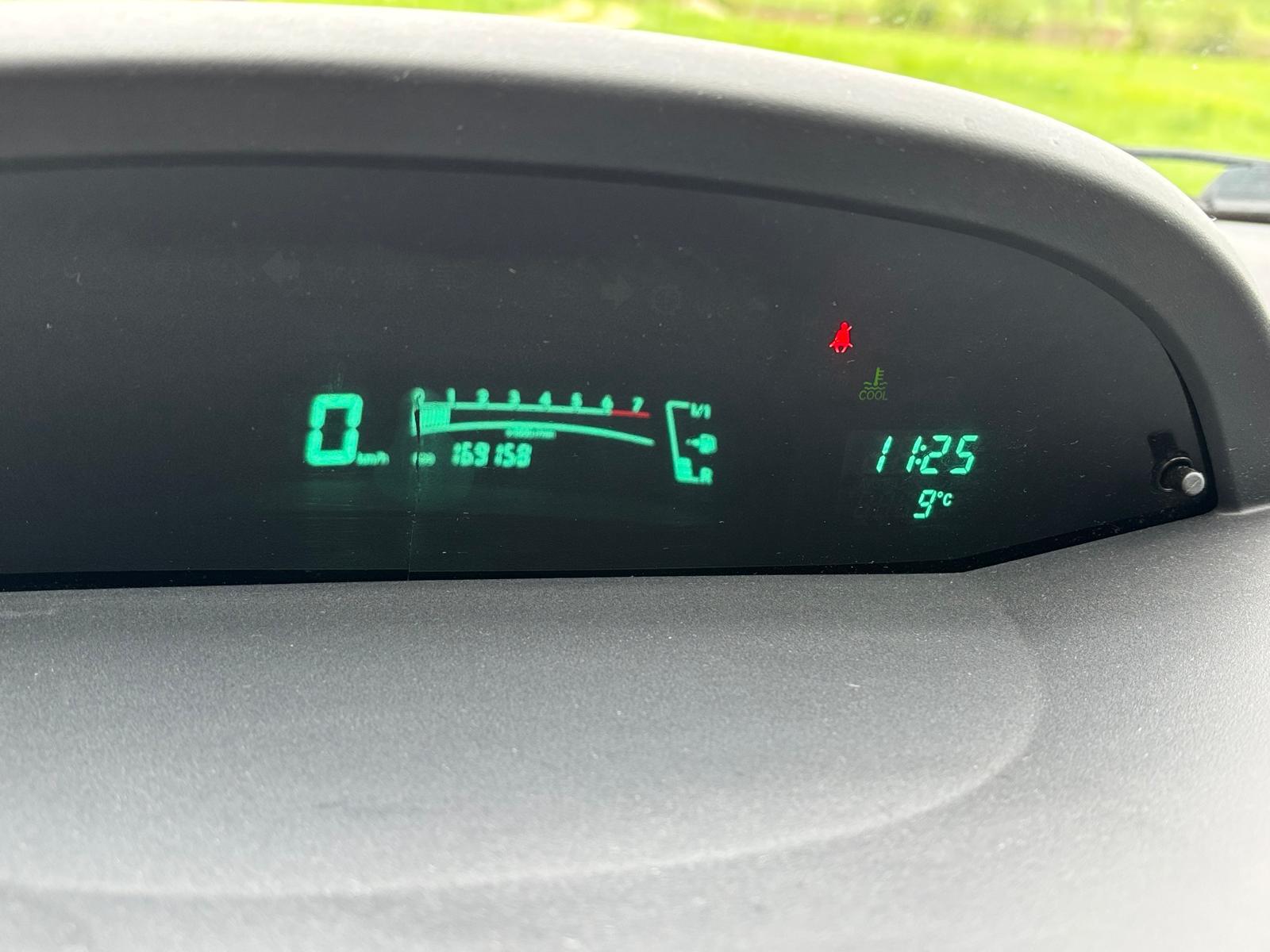 TOYOTA Yaris 1.33 S-image-9