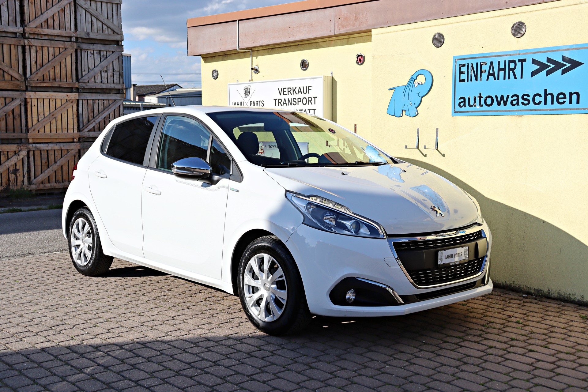 PEUGEOT 208 1.2 PureTech Urban Soul-image-5
