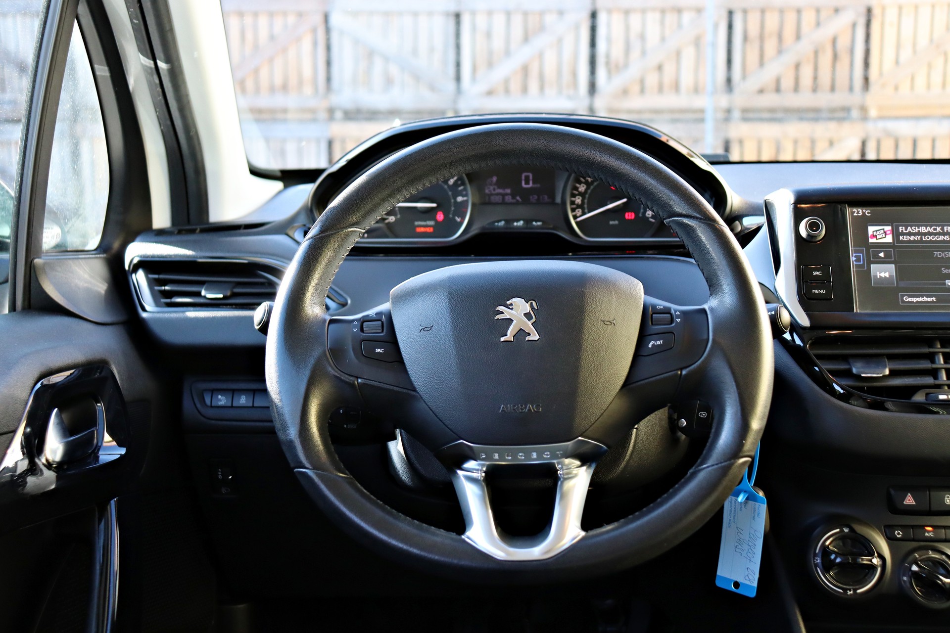 PEUGEOT 208 1.2 PureTech Urban Soul-image-9