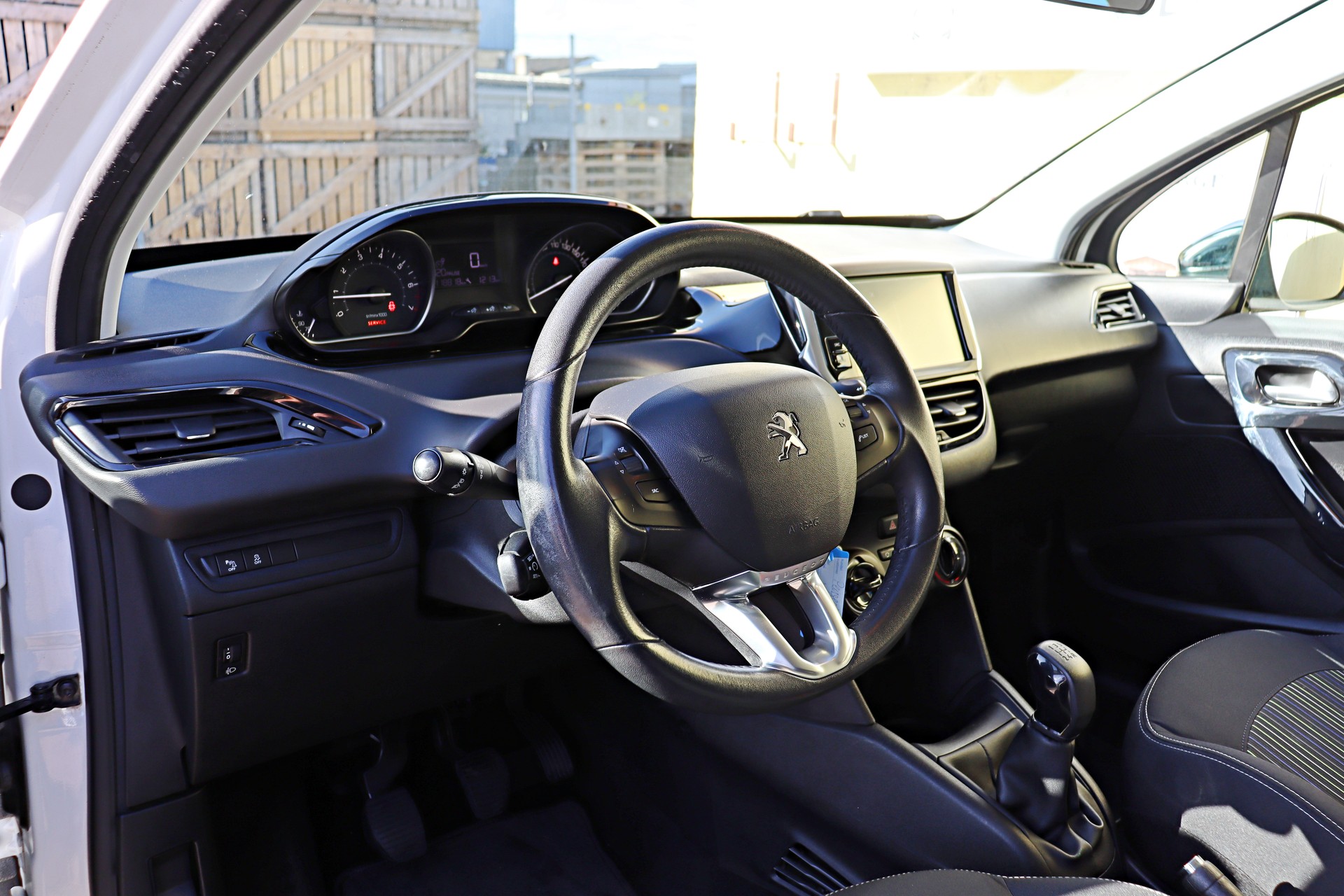 PEUGEOT 208 1.2 PureTech Urban Soul-image-6