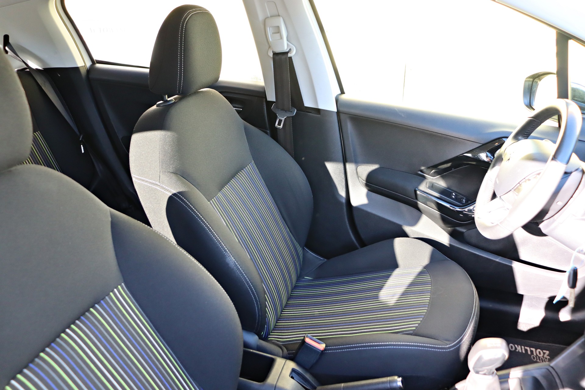 PEUGEOT 208 1.2 PureTech Urban Soul-image-10
