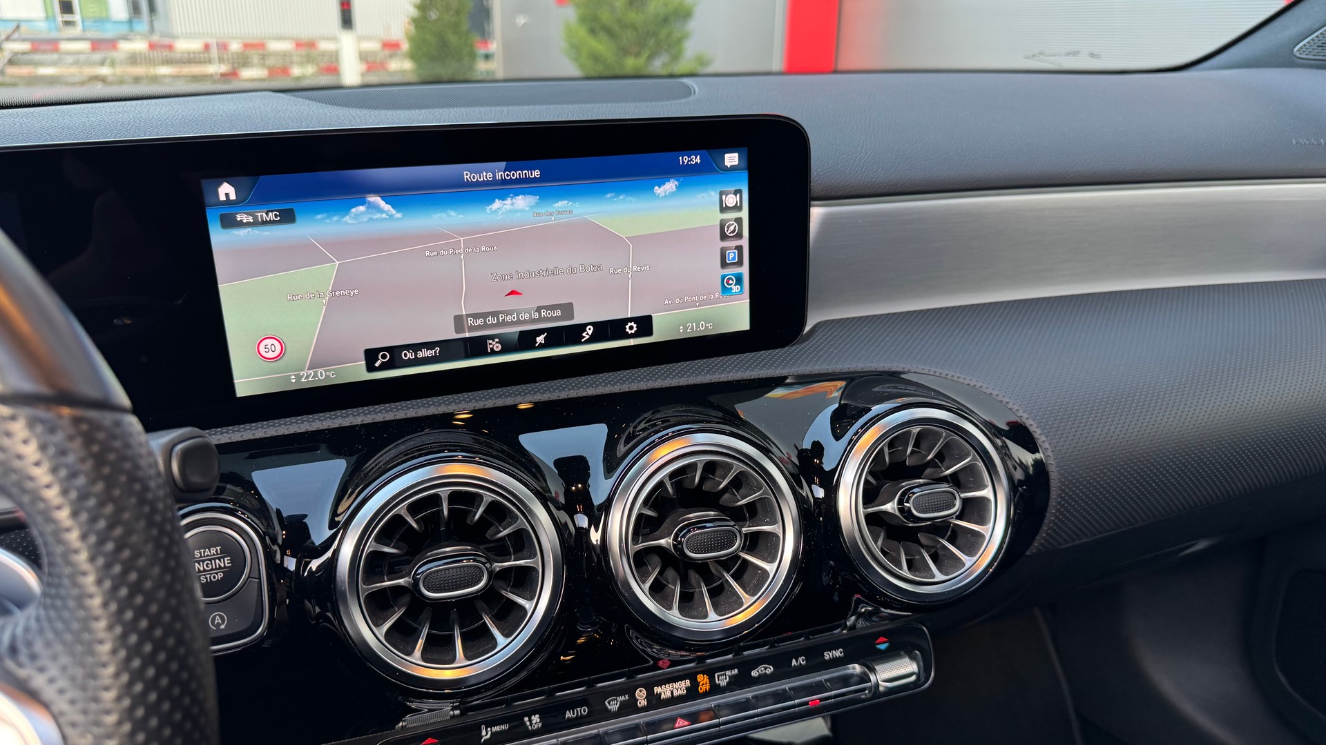 MERCEDES-BENZ A 250 4Matic AMG Line 4Matic 7G-DCT-image-19