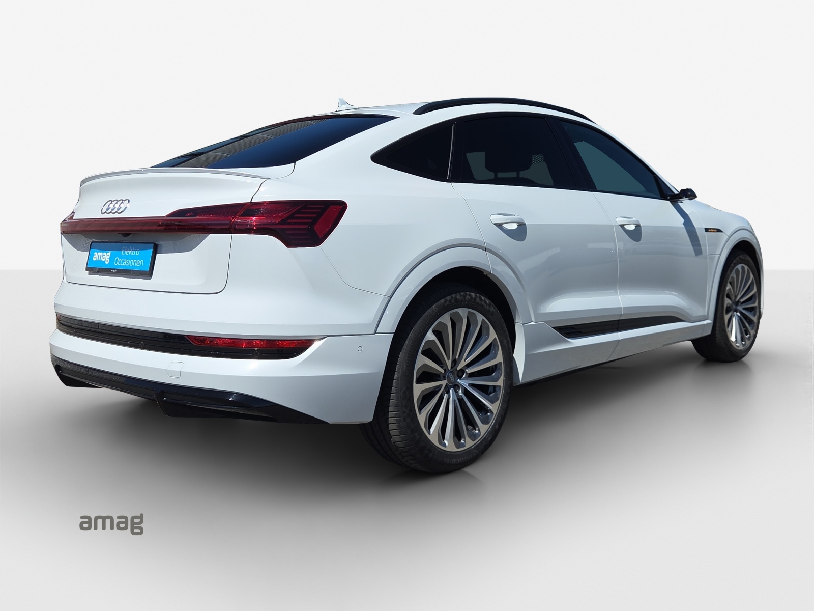 AUDI e-tron 55 Sportback S Line quattro-image-5