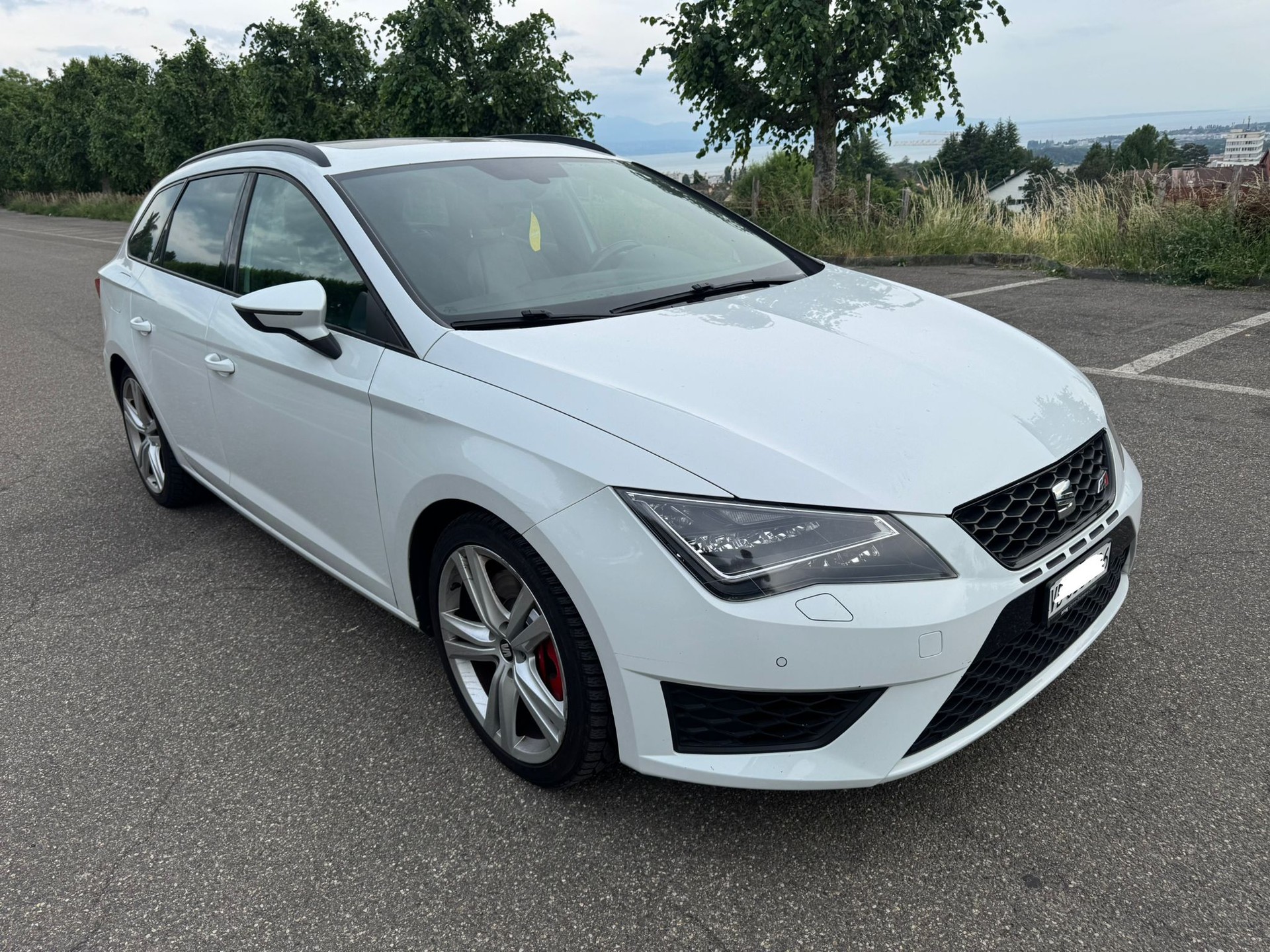 SEAT Leon ST 2.0 TSI Cupra-image-3