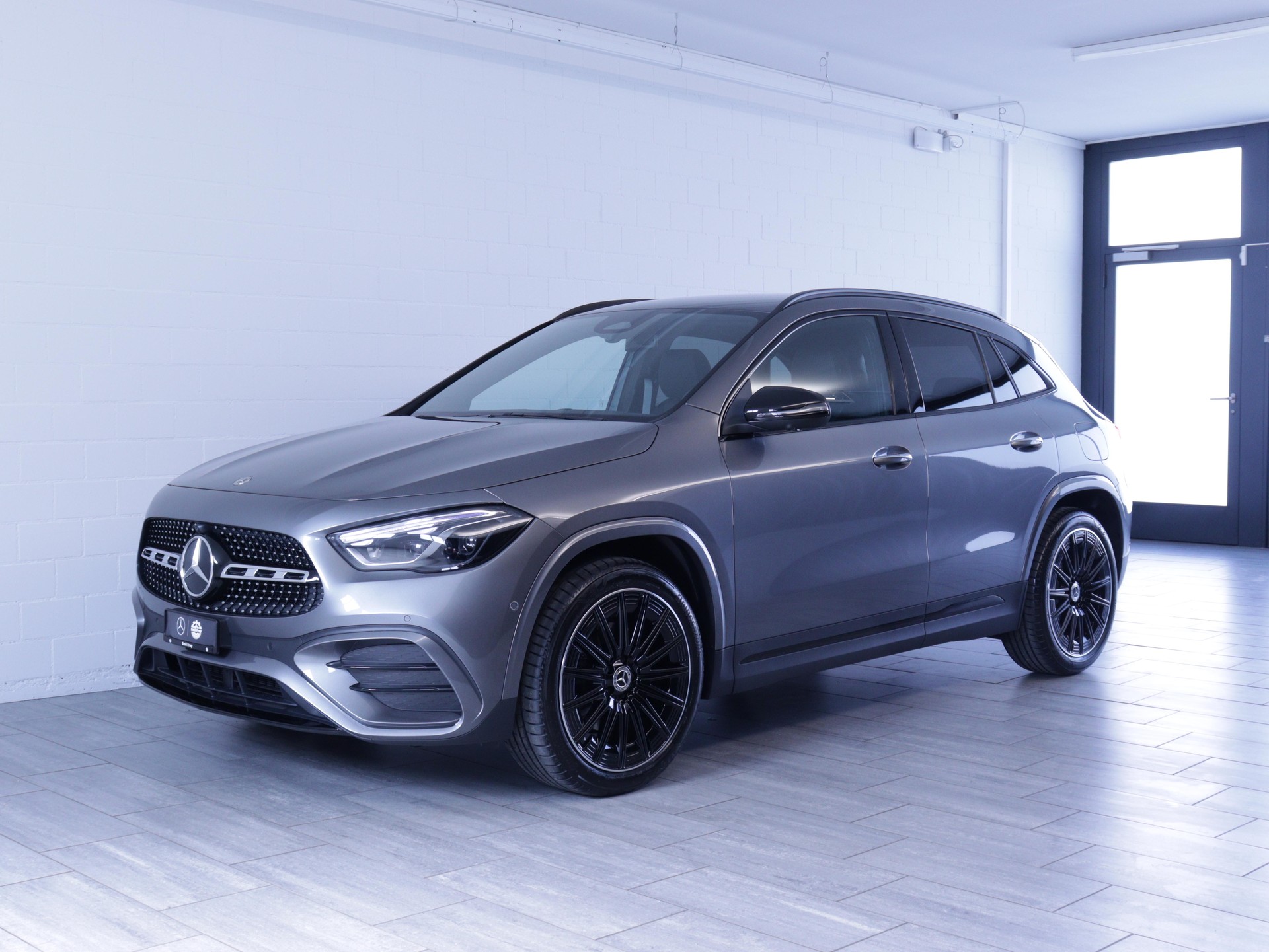 MERCEDES-BENZ GLA 200 Night Star AMG Line