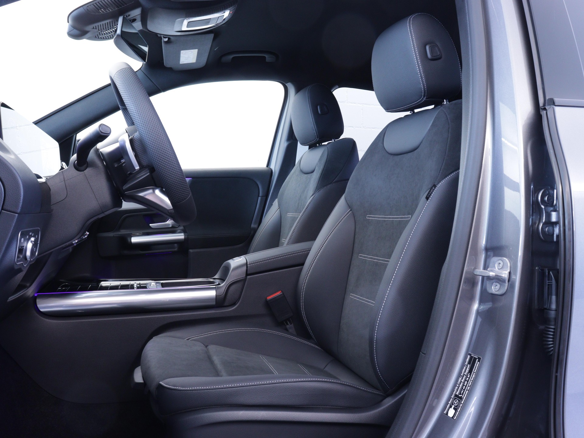 MERCEDES-BENZ GLA 200 Night Star AMG Line-image-7