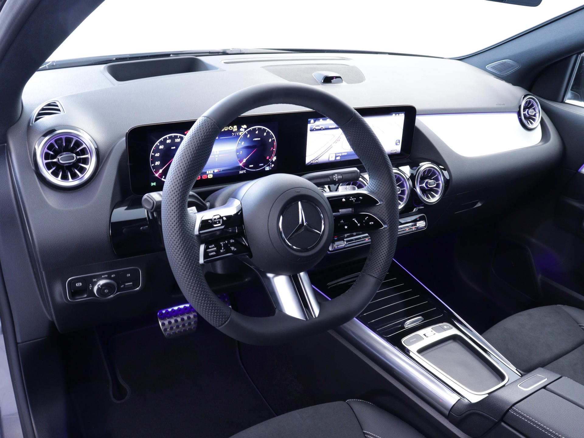 MERCEDES-BENZ GLA 200 Night Star AMG Line-image-5