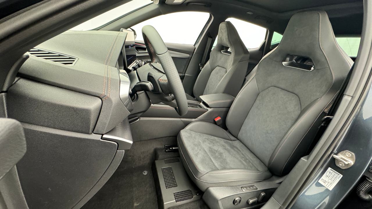 CUPRA Formentor 2.0TSI VZ Black Edtion-image-4