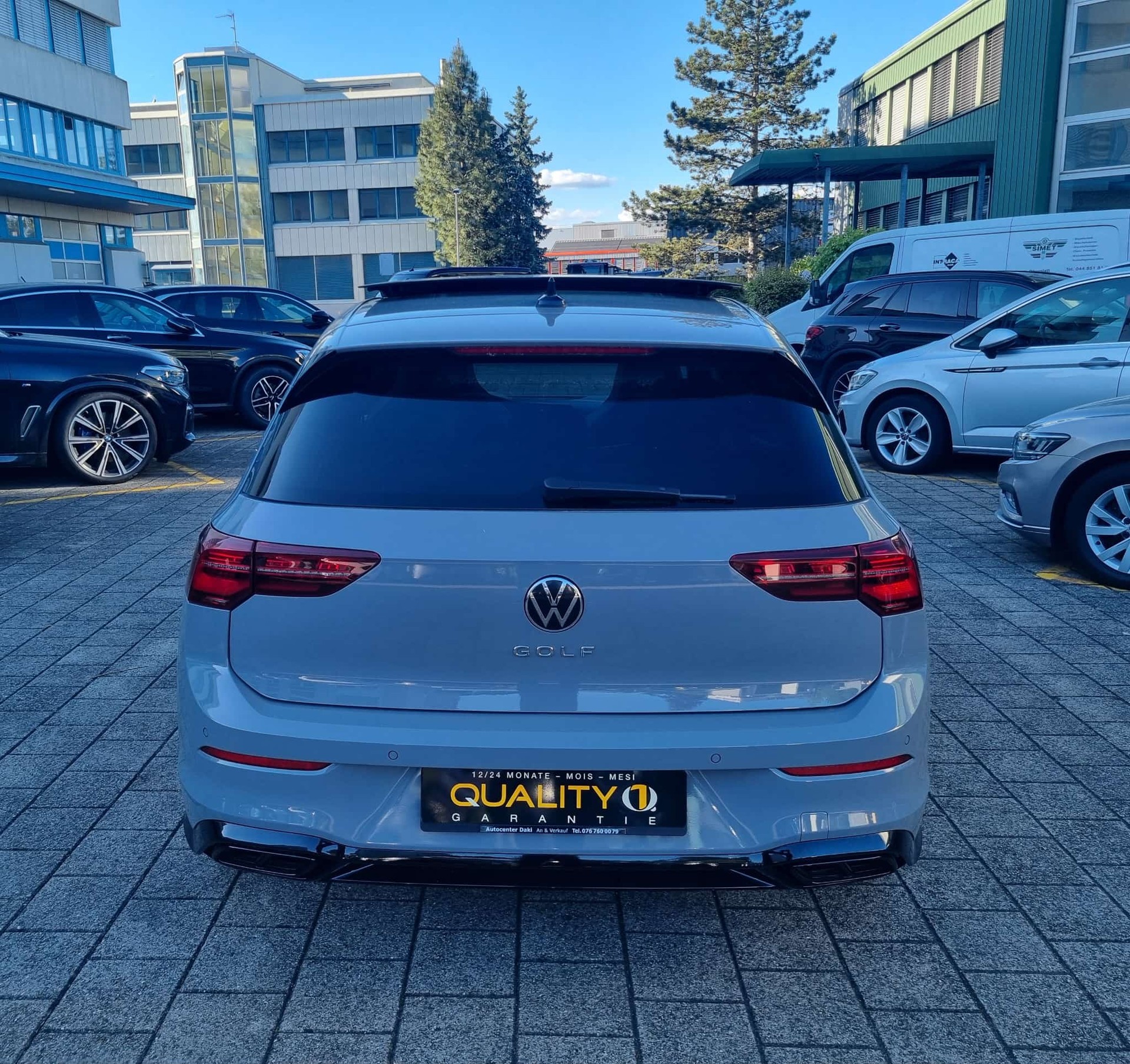 VW GOLF VIII 2.0 TDI DSG 2x R-Line Delfingrau-image-2