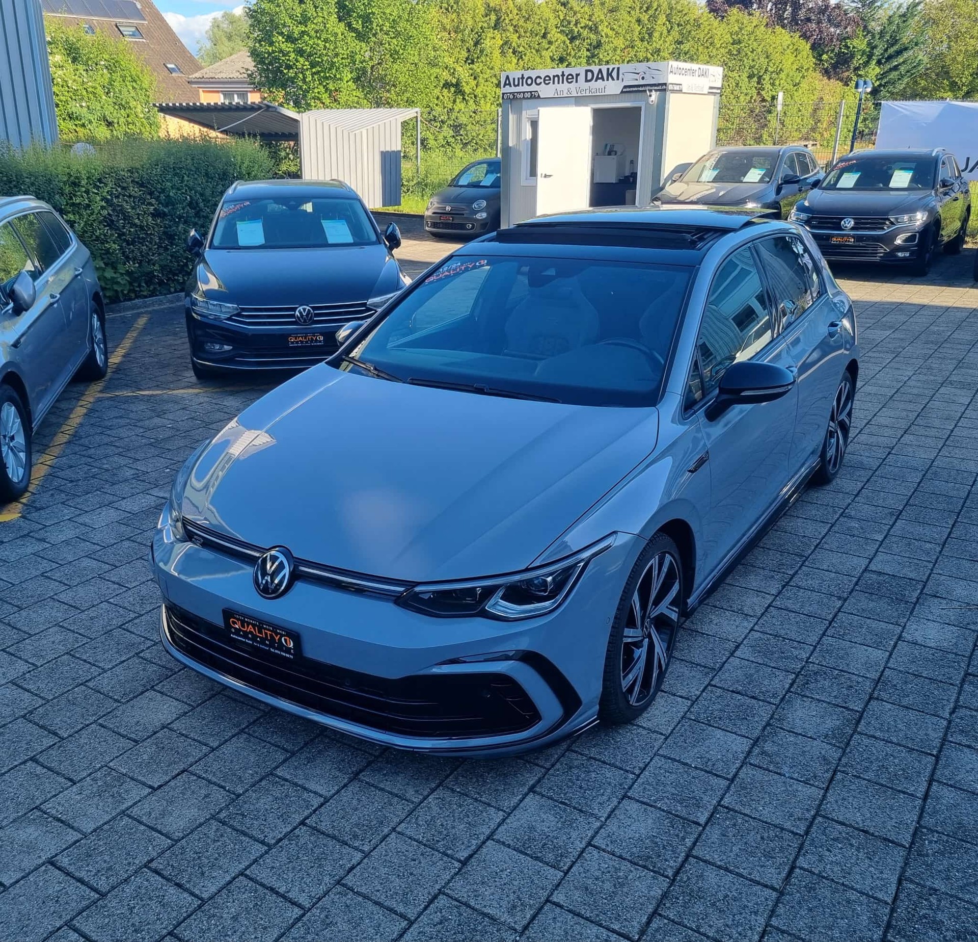 VW GOLF VIII 2.0 TDI DSG 2x R-Line Delfingrau-image-1