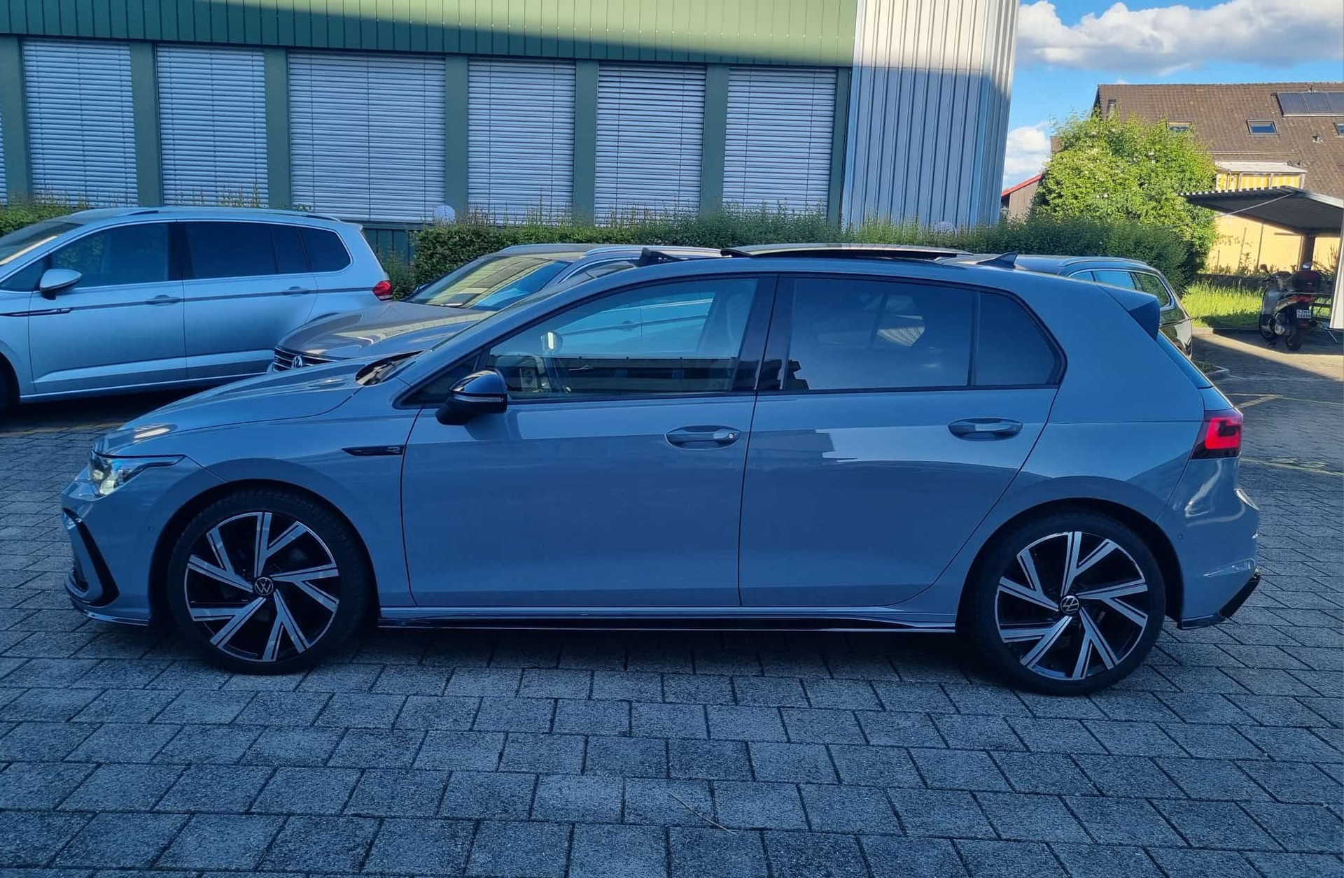 VW GOLF VIII 2.0 TDI DSG 2x R-Line Delfingrau-image-13