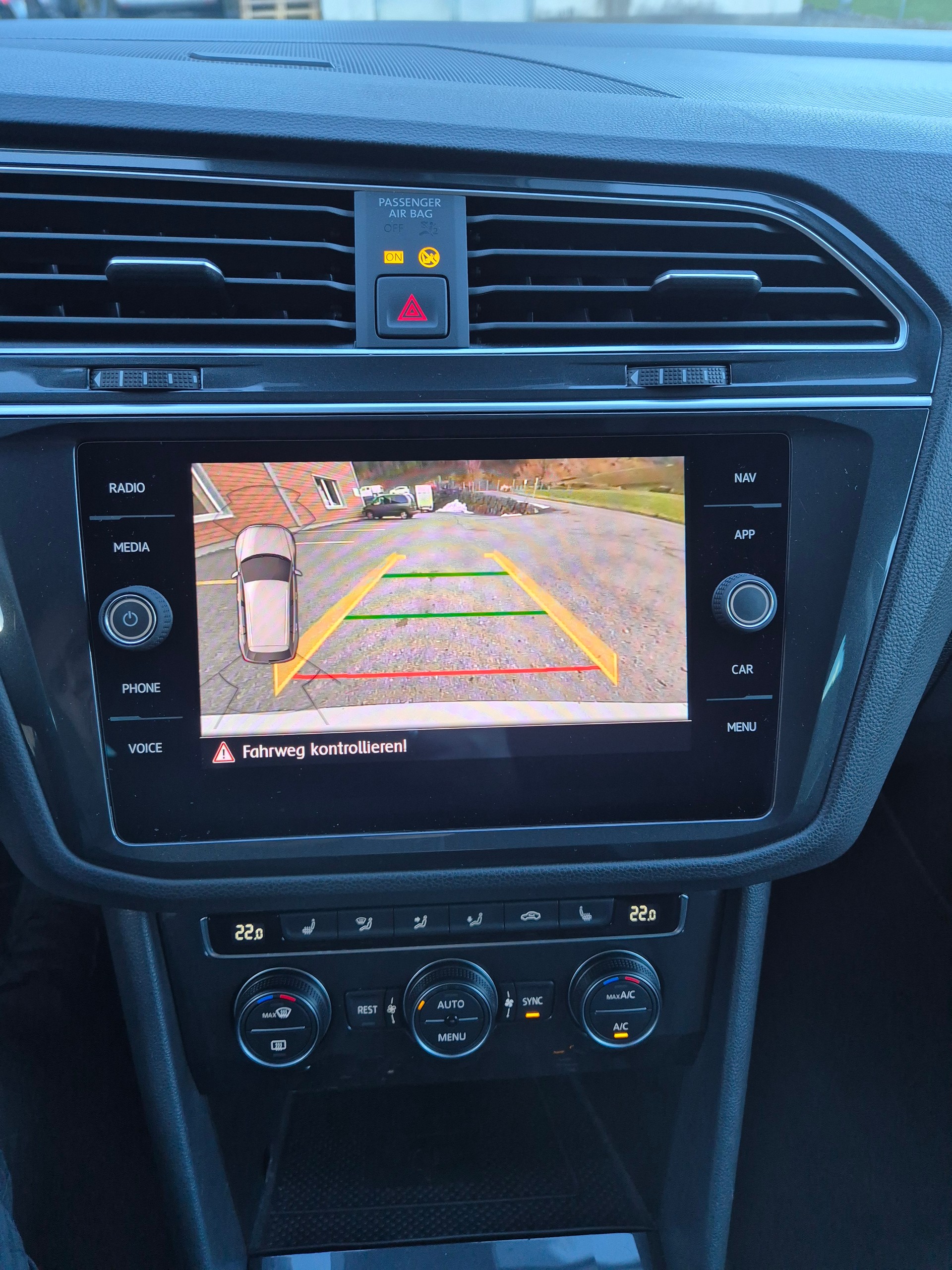VW Tiguan 2.0 TDI SCR Comfortline 4Motion DSG-image-8