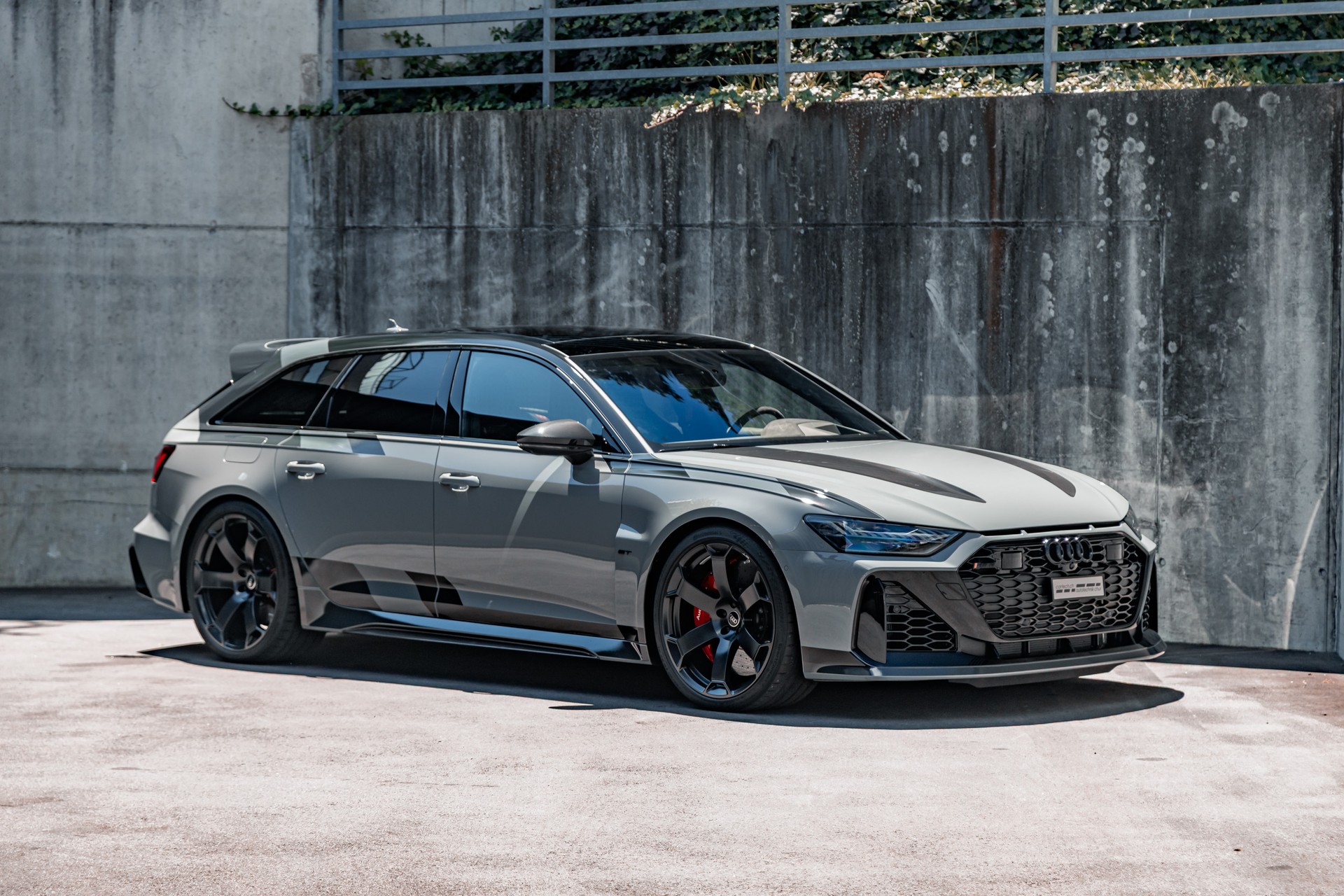AUDI RS6 Avant GT 4.0 TFS quattro 1 of 660-showroom-element-3