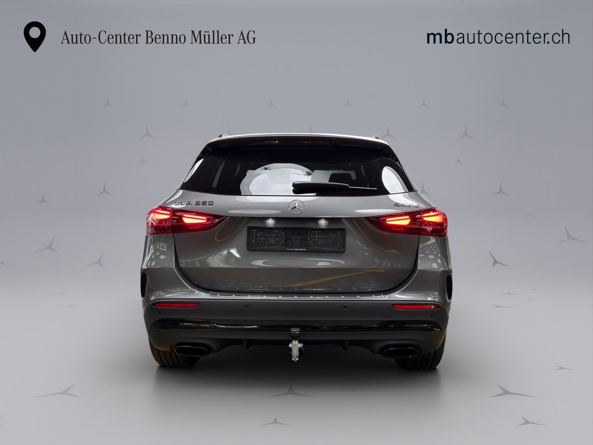 MERCEDES-BENZ GLA 250 Swiss Star AMG Line 4matic-image-3