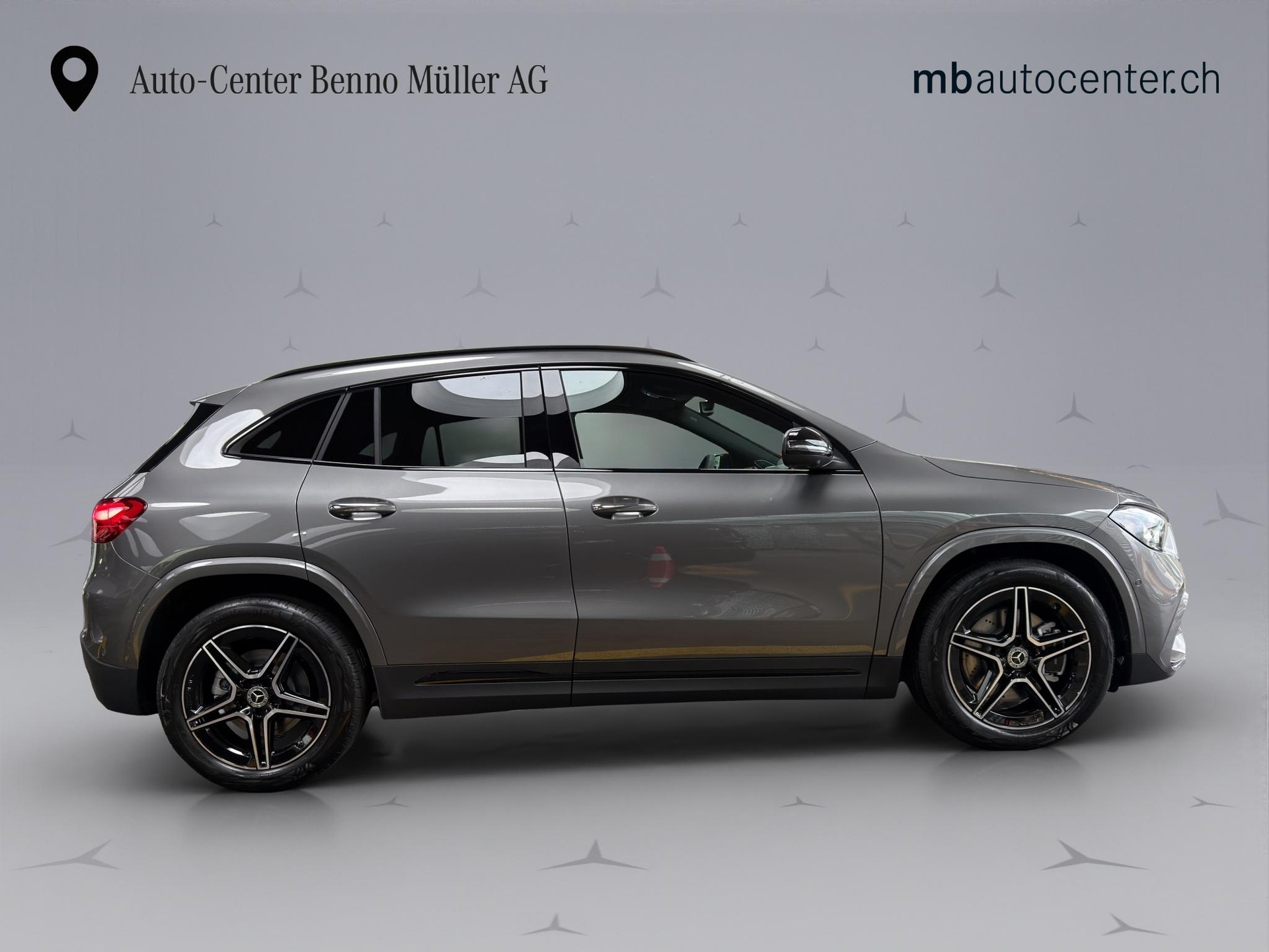 MERCEDES-BENZ GLA 250 Swiss Star AMG Line 4matic-image-5